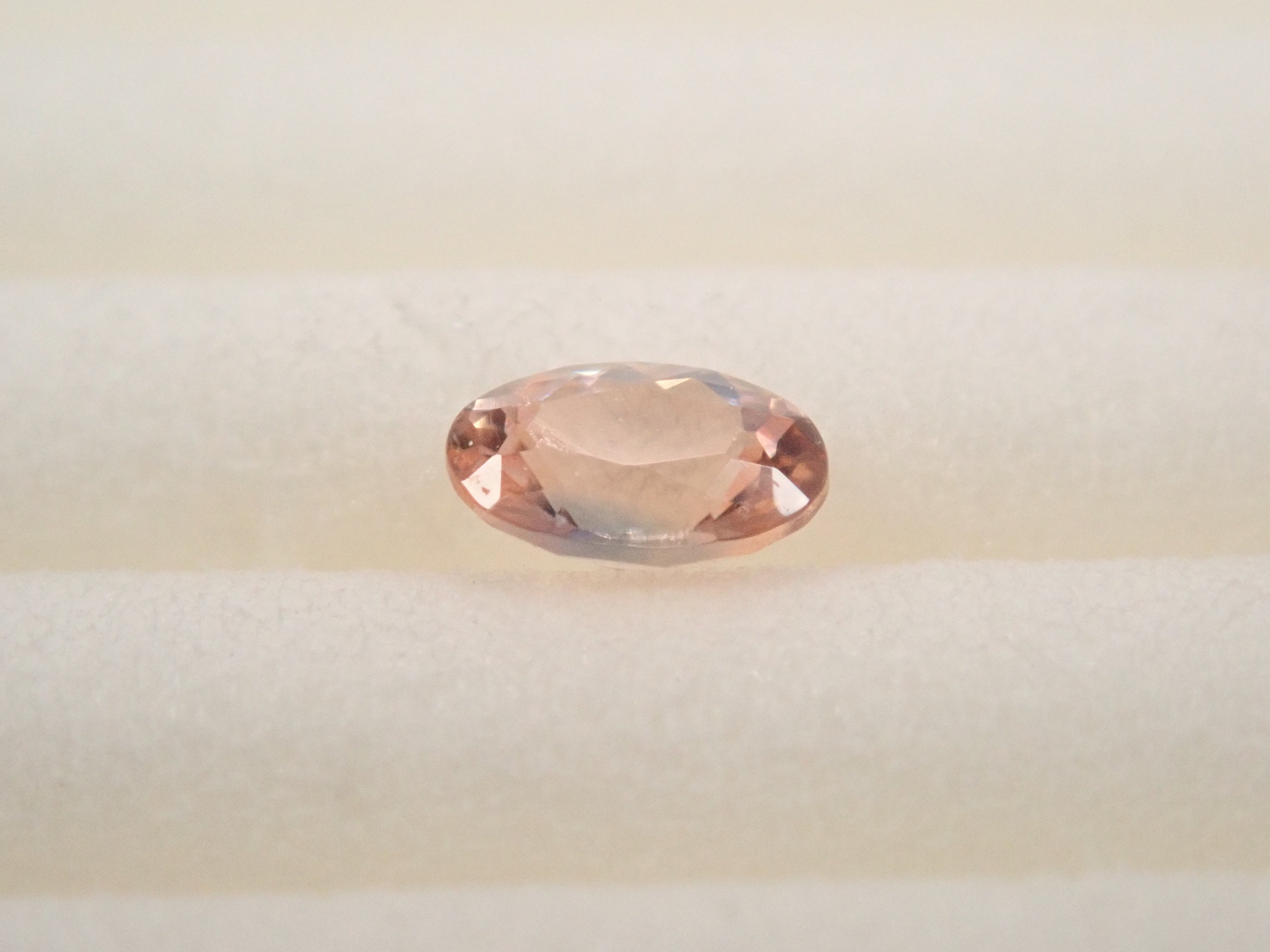 アメリカ産オレンジベニトアイト（ピーチベニトアイト） 0.135ctルース 鑑別書