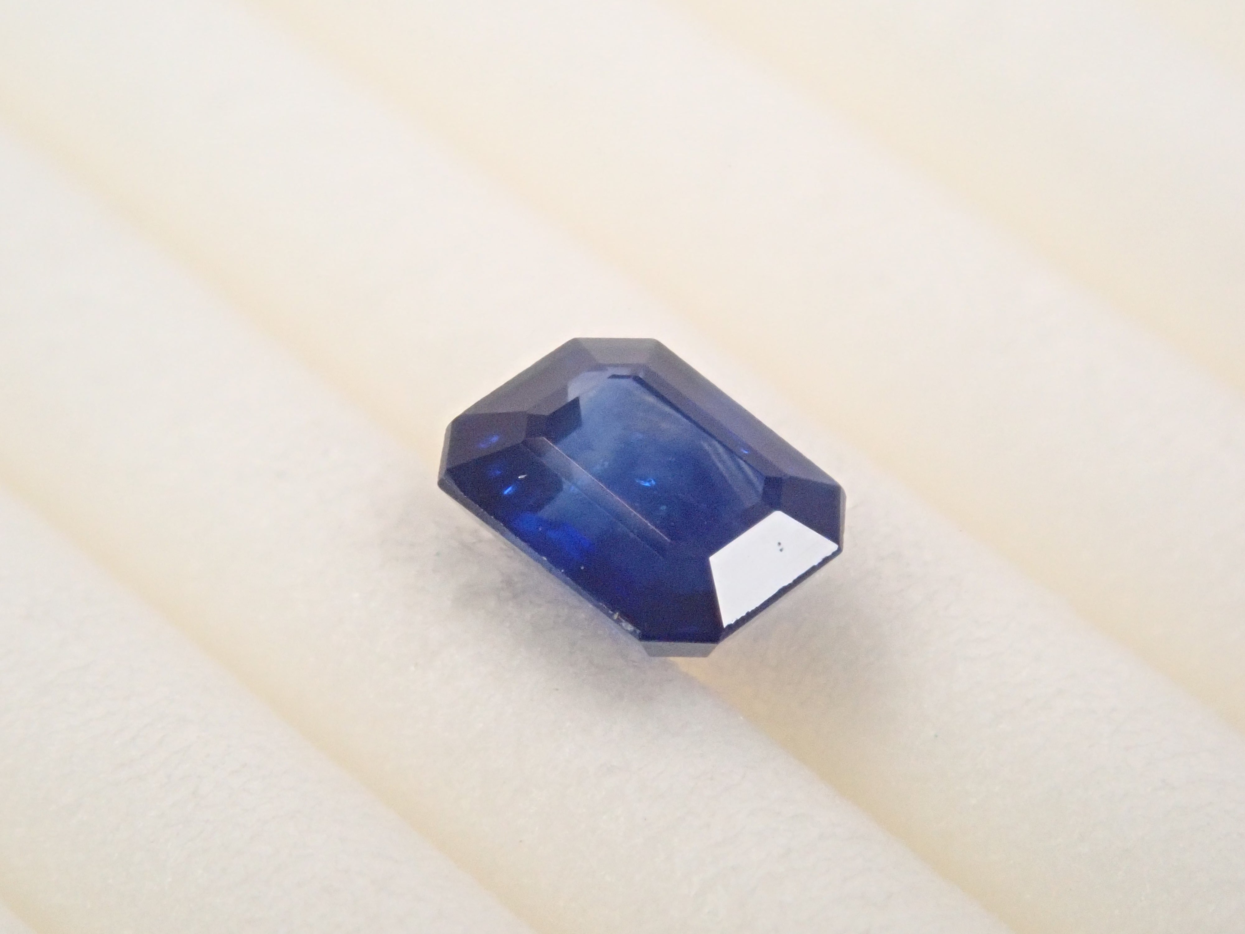 【12562675掲載】スリランカ産ブルーサファイア 0.442ctルース