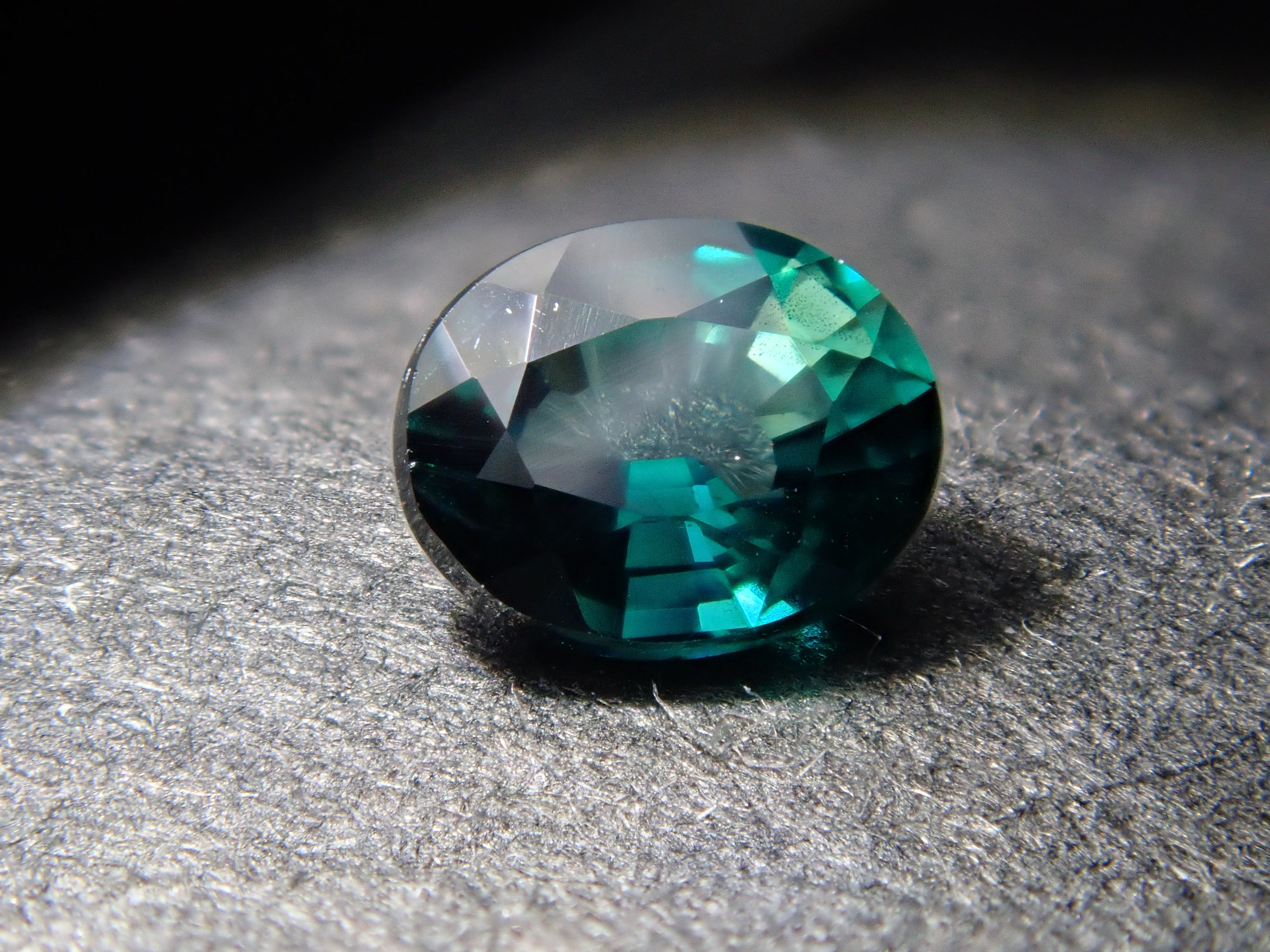 【12562657掲載】マダガスカル産グランディディエライト 0.163ctルース