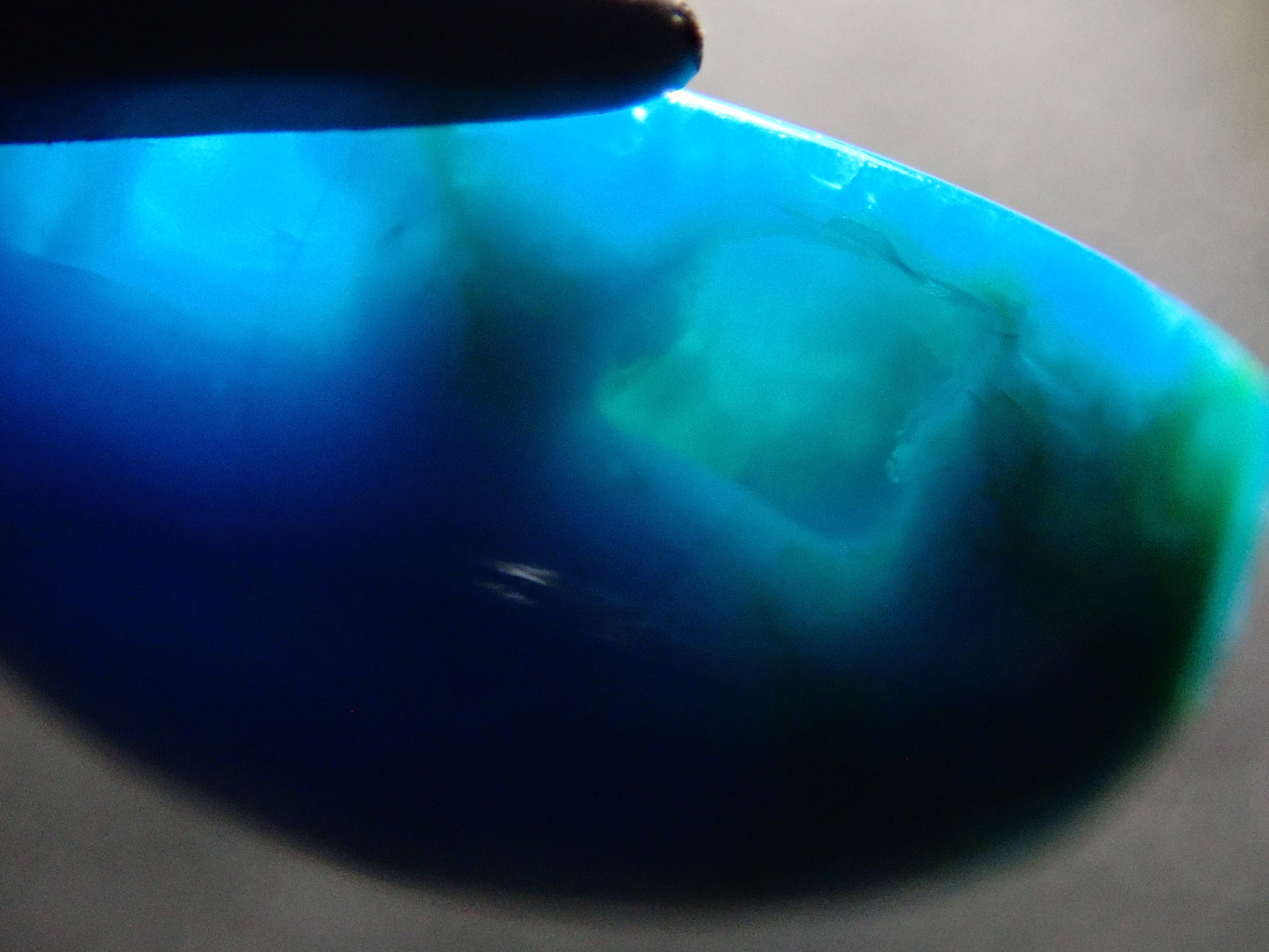 【12562646掲載】ペルー産バイカラーブルーオパール 2.707ctルース