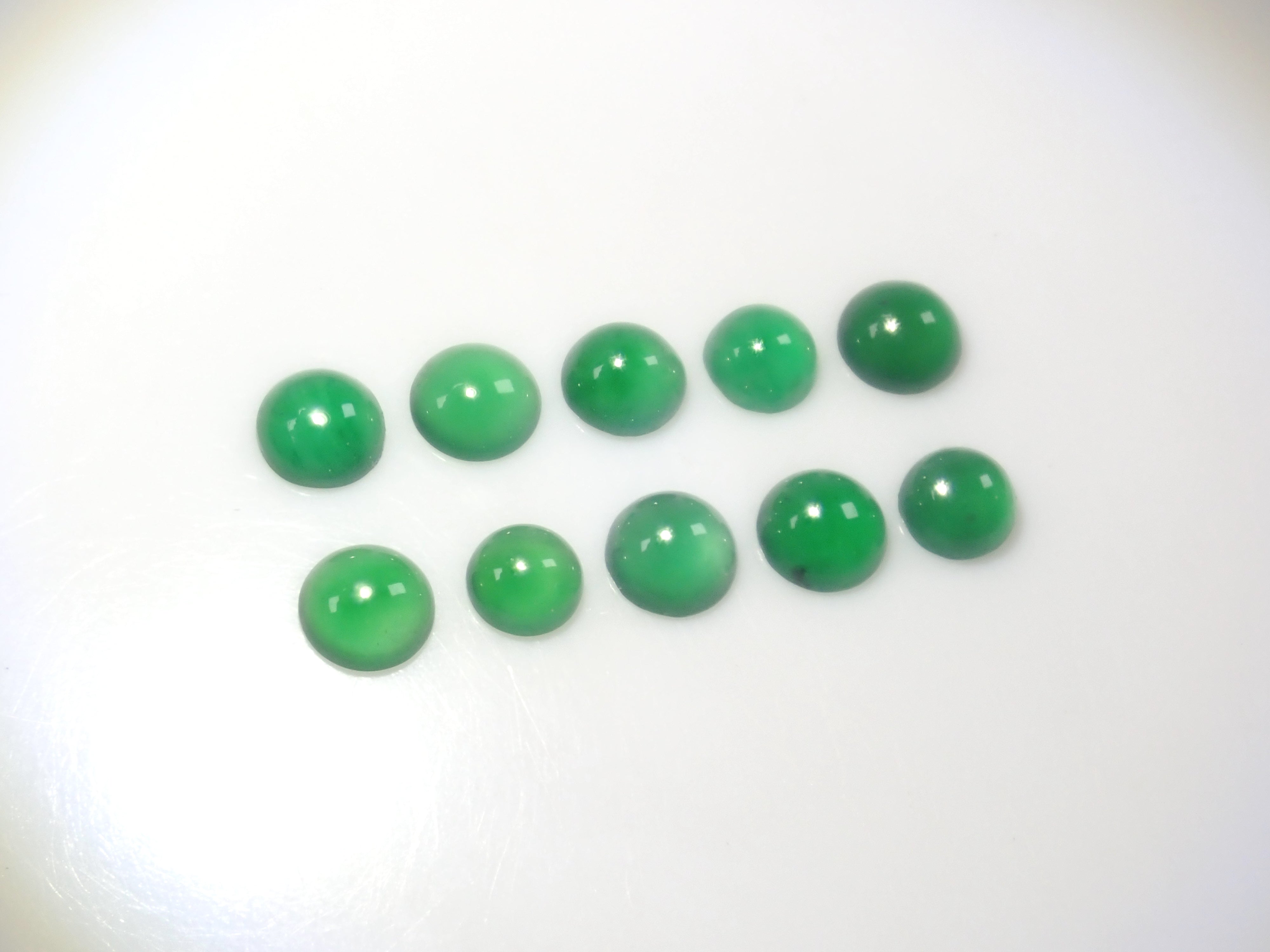 限定10石》グアテマラ産翡翠（鑑別書付き,3～3.5mm）1石ルース《複数