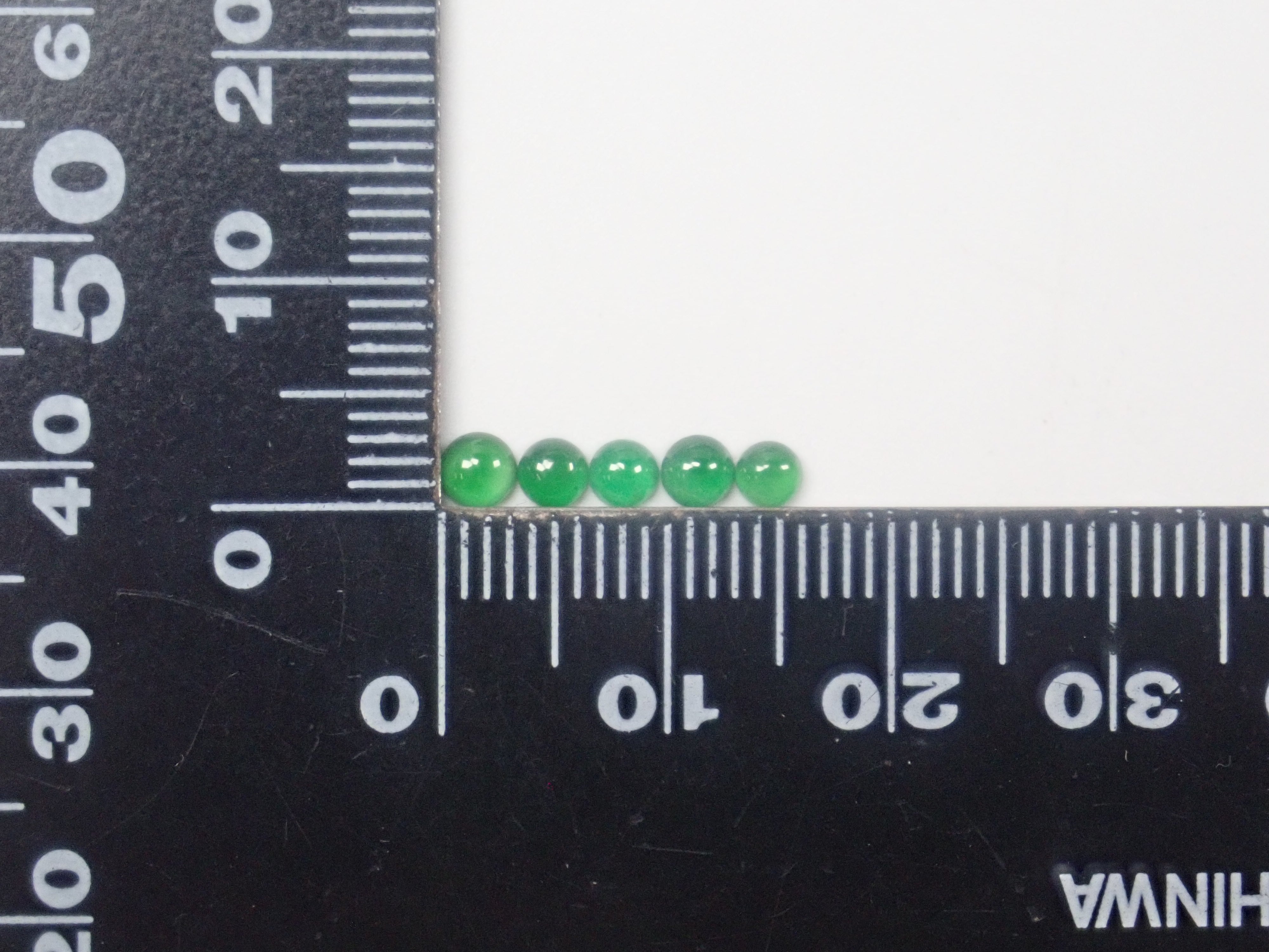 限定10石》グアテマラ産翡翠（鑑別書付き,3～3.5mm）1石ルース《複数