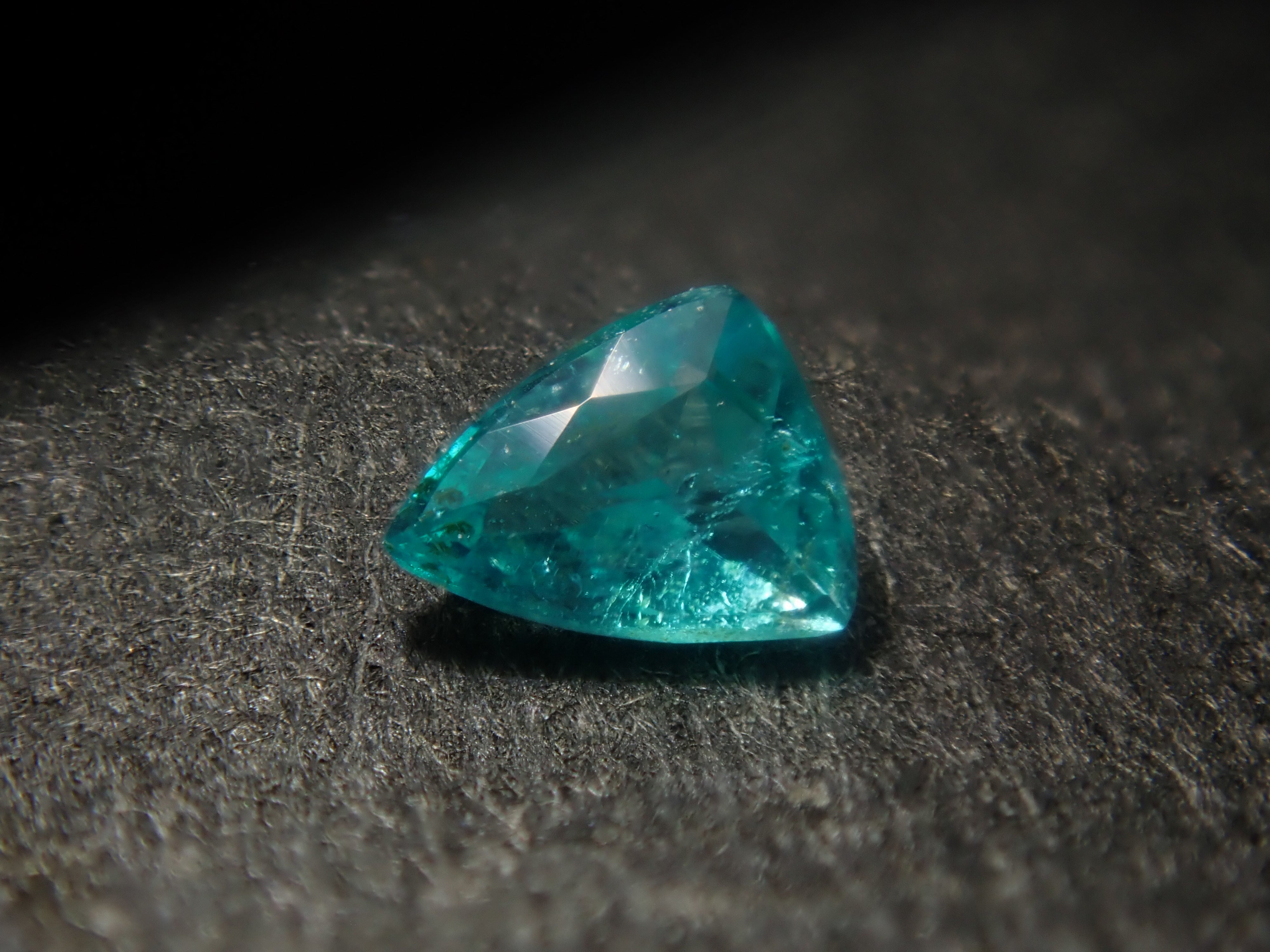 [Sale starts 10PM on 4/25] Limited to 9 Stones! Blue Gem Gacha💎Paraiba Tourmaline (CuO: 2.2%, MnO: 3.5%), Hauyne, Benitoite, Apatite (Multi-purchase discount available)