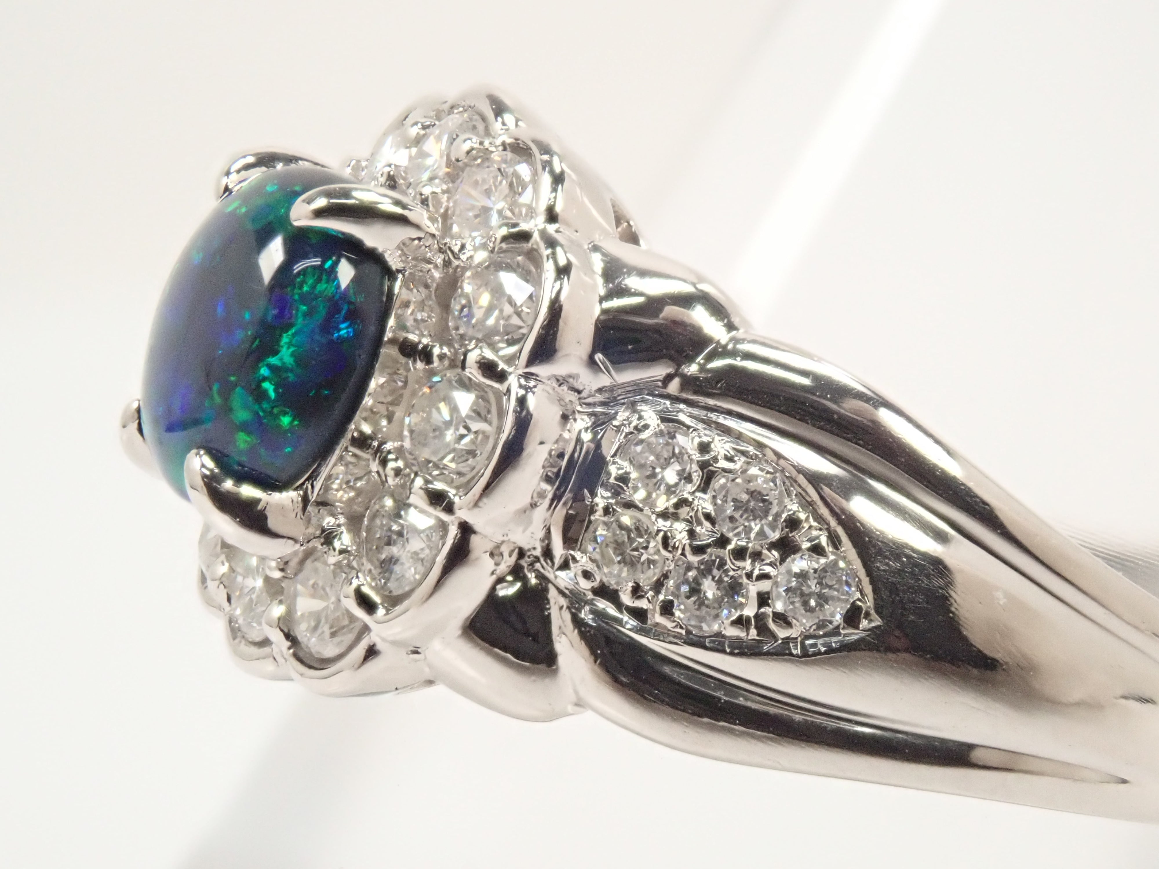 カラフリ】Pt900 ブラックオパール 0.83ct リング