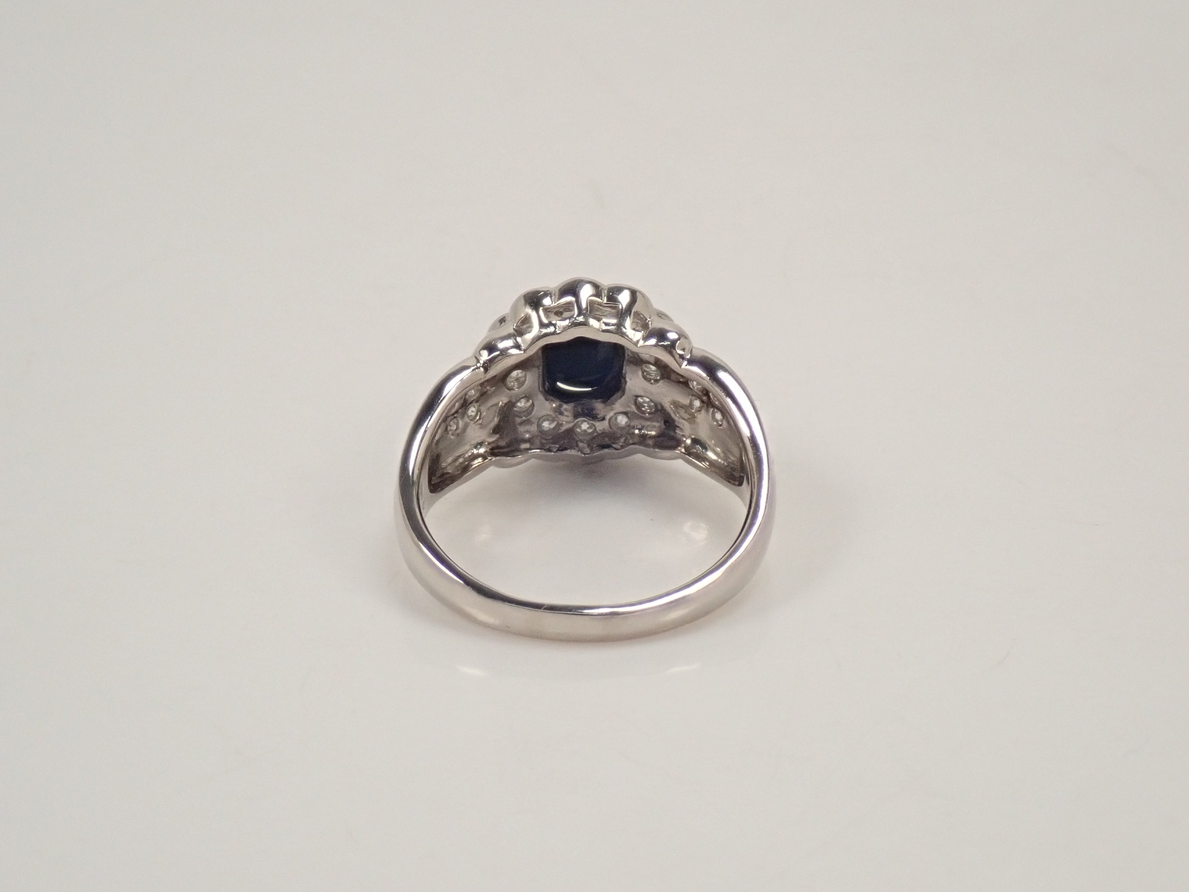 カラフリ】Pt900 ブラックオパール 0.83ct リング