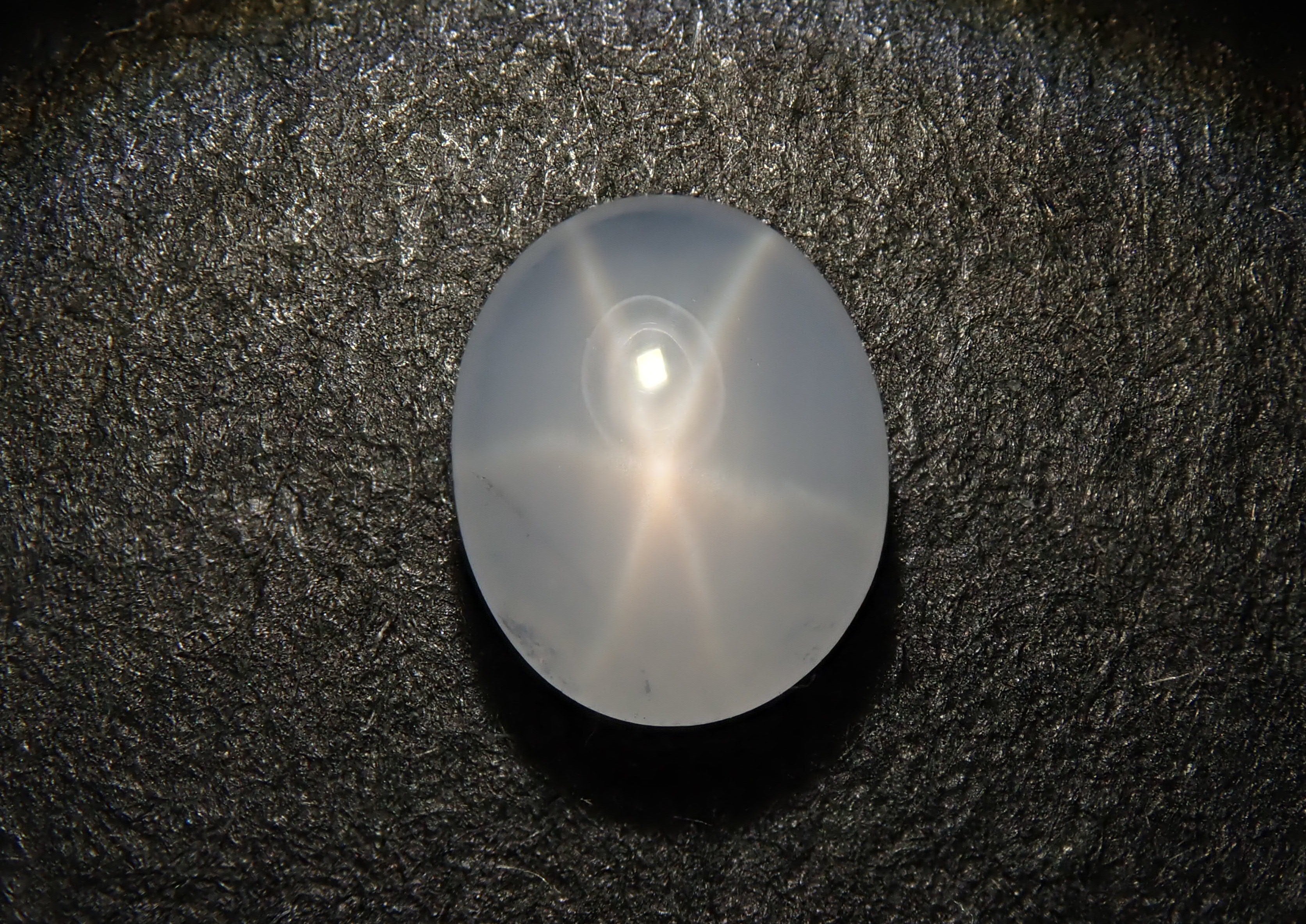 【4/11 22時販売】スリランカ産非加熱スターサファイア 0.403ctルース