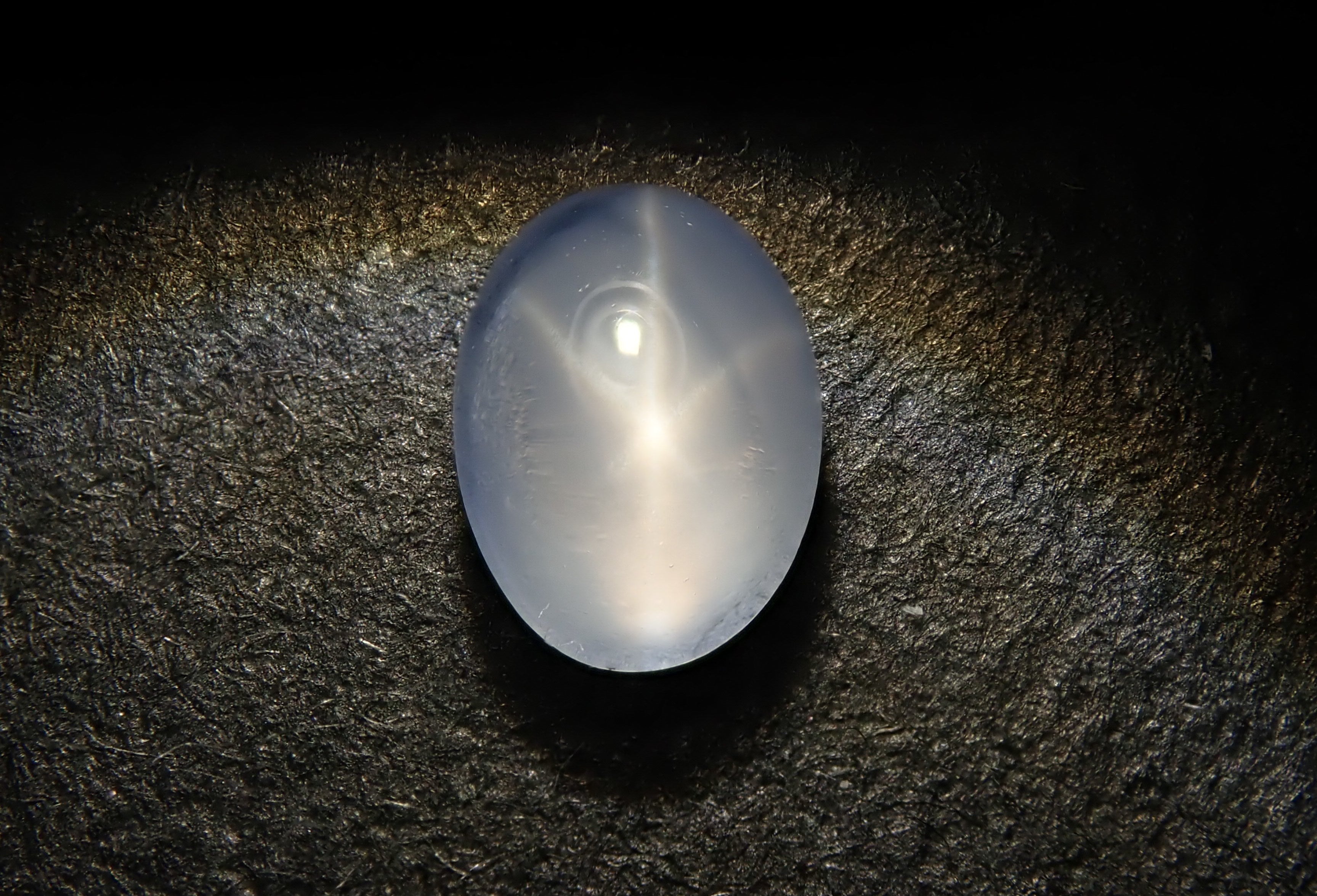 【4/11 22時販売】スリランカ産非加熱スターサファイア 0.354ctルース