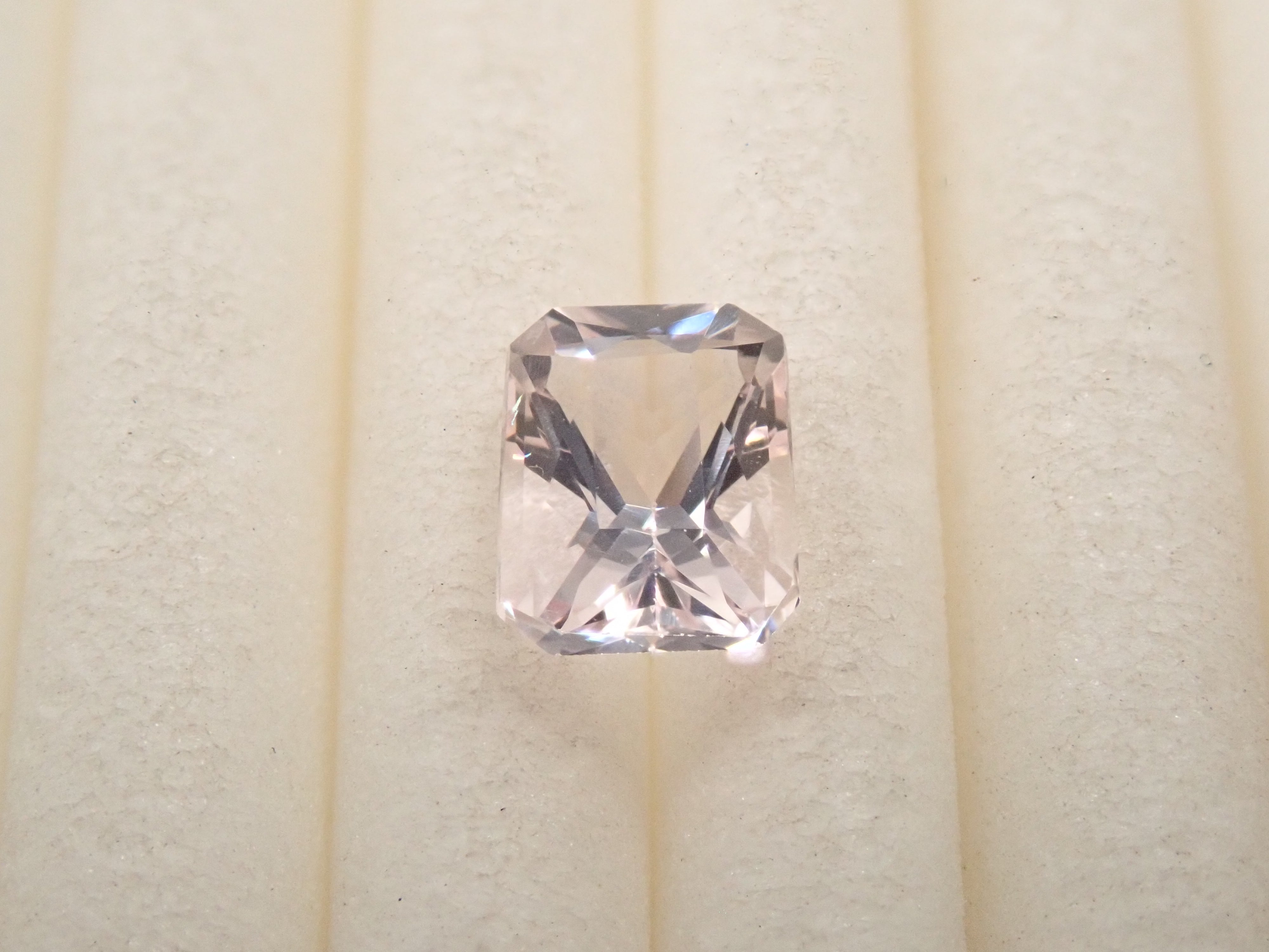 【12558413掲載】モルガナイト 0.460ctルース