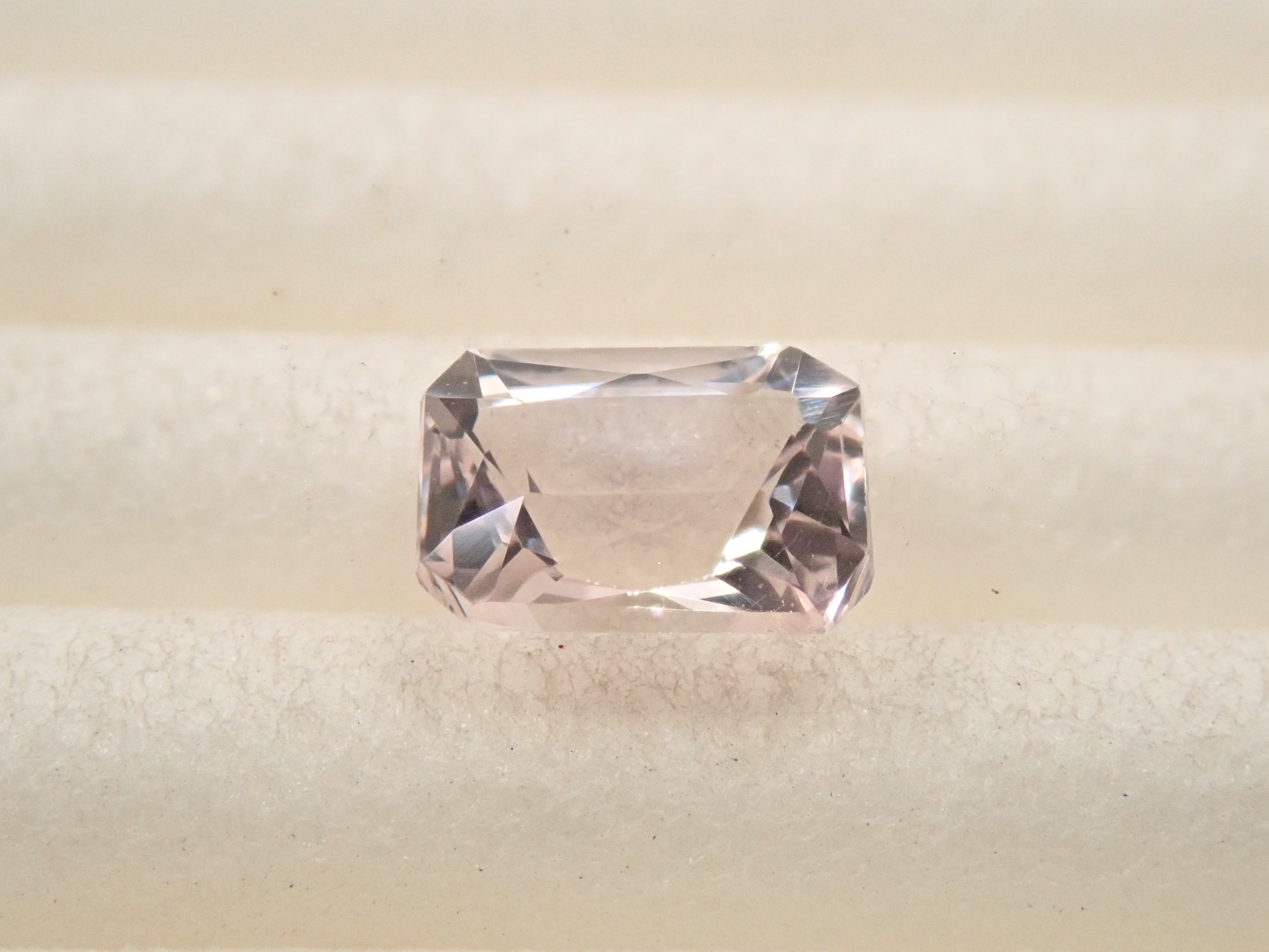 【12558413掲載】モルガナイト 0.460ctルース