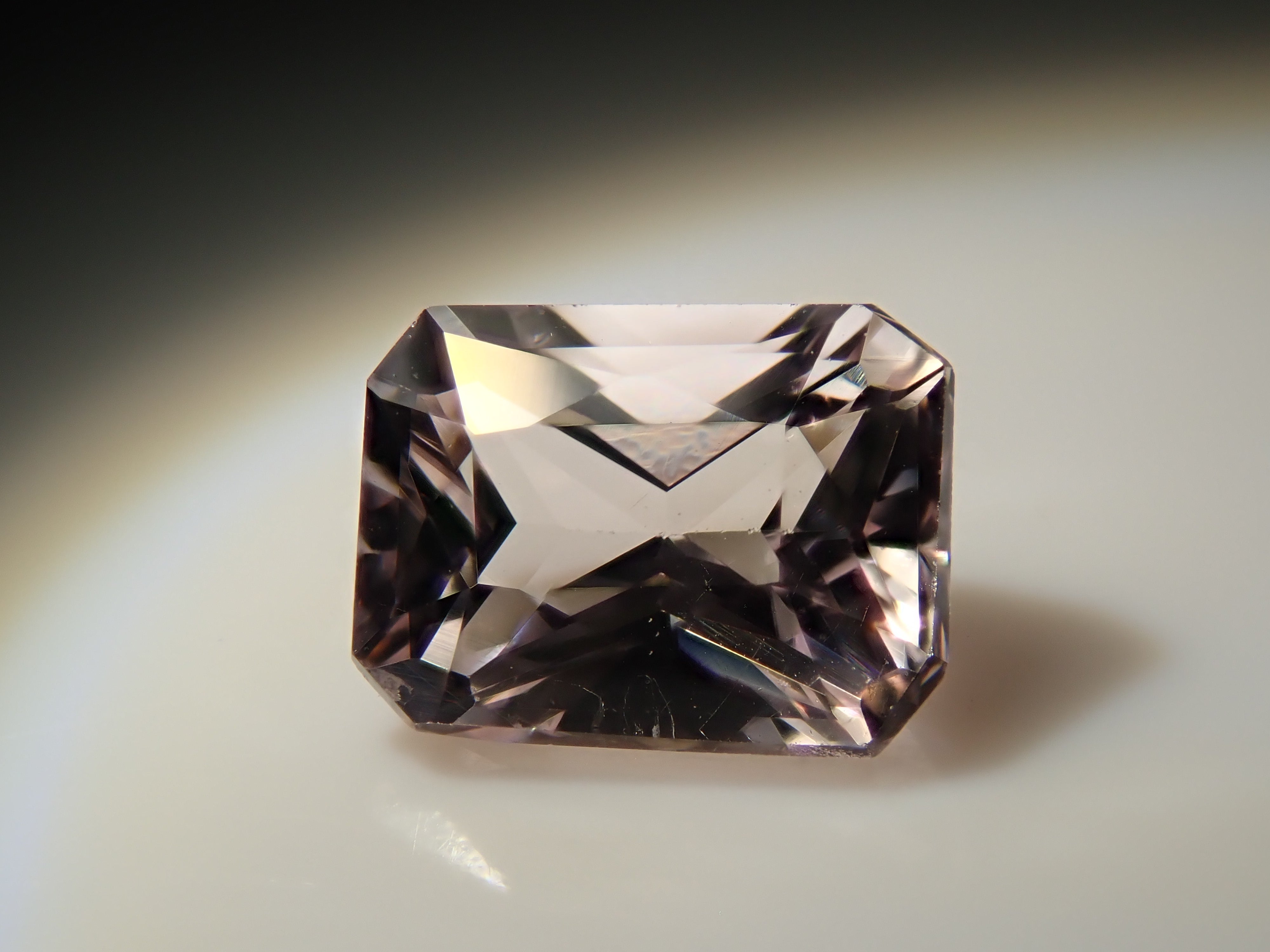 【12558413掲載】モルガナイト 0.460ctルース