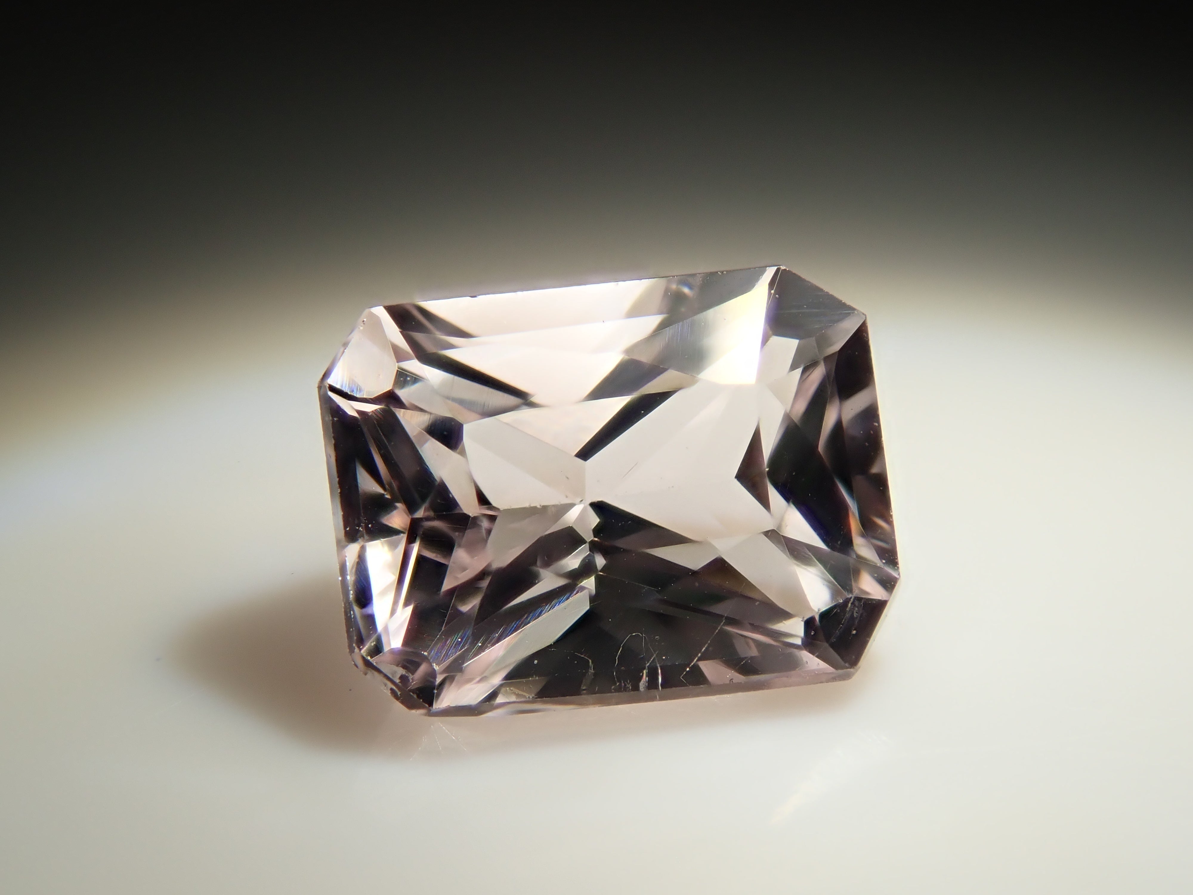 【12558413掲載】モルガナイト 0.460ctルース