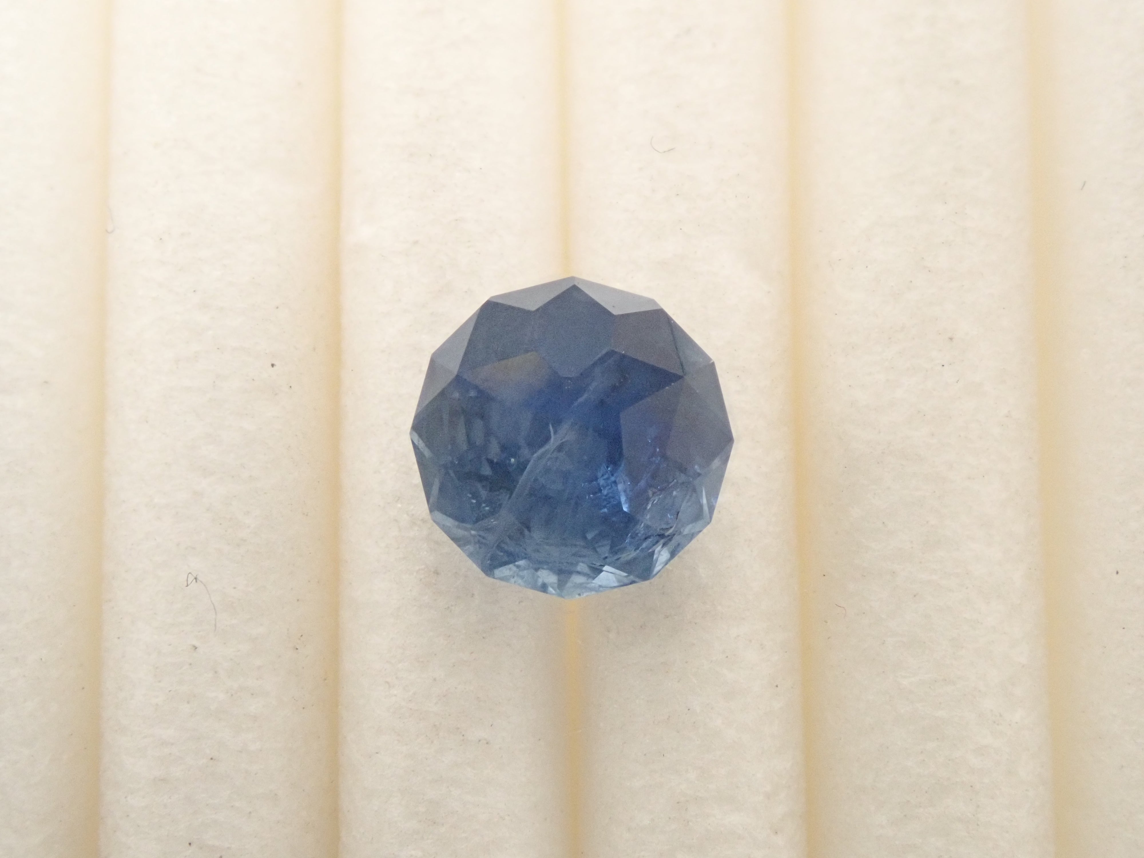 スリランカ産ブルーサファイア 0.826ctルース