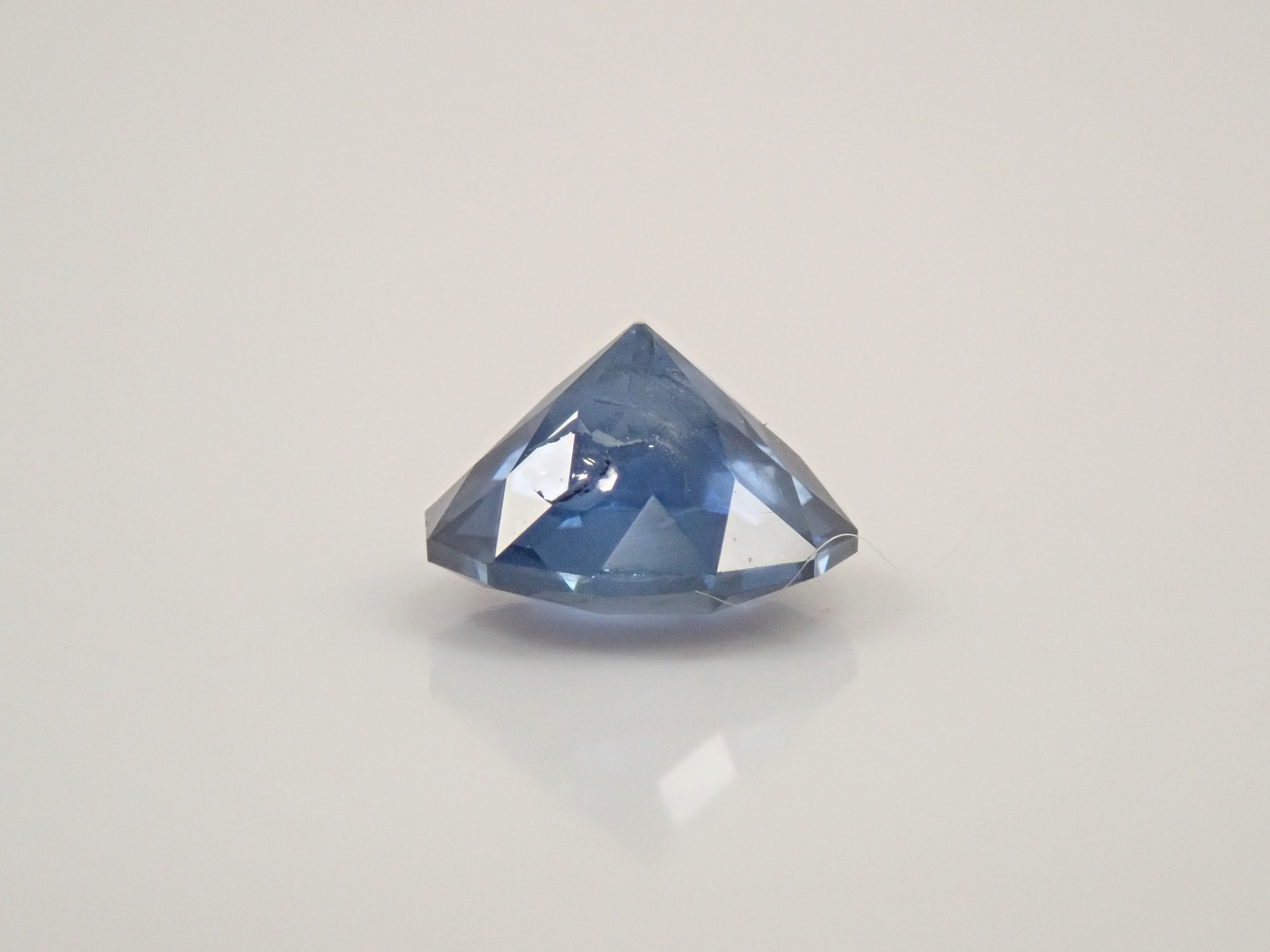 スリランカ産ブルーサファイア 0.826ctルース