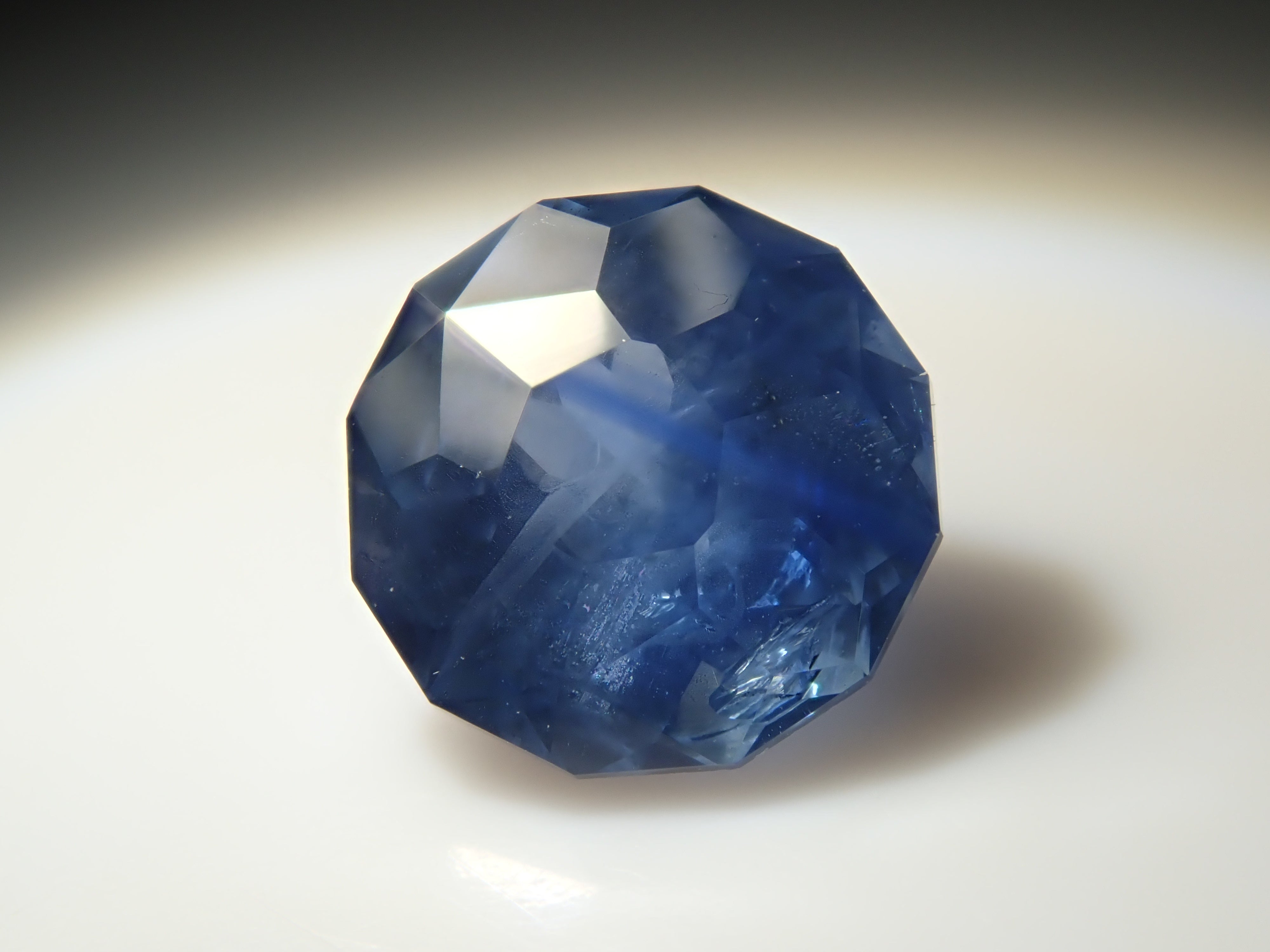 スリランカ産ブルーサファイア 0.826ctルース