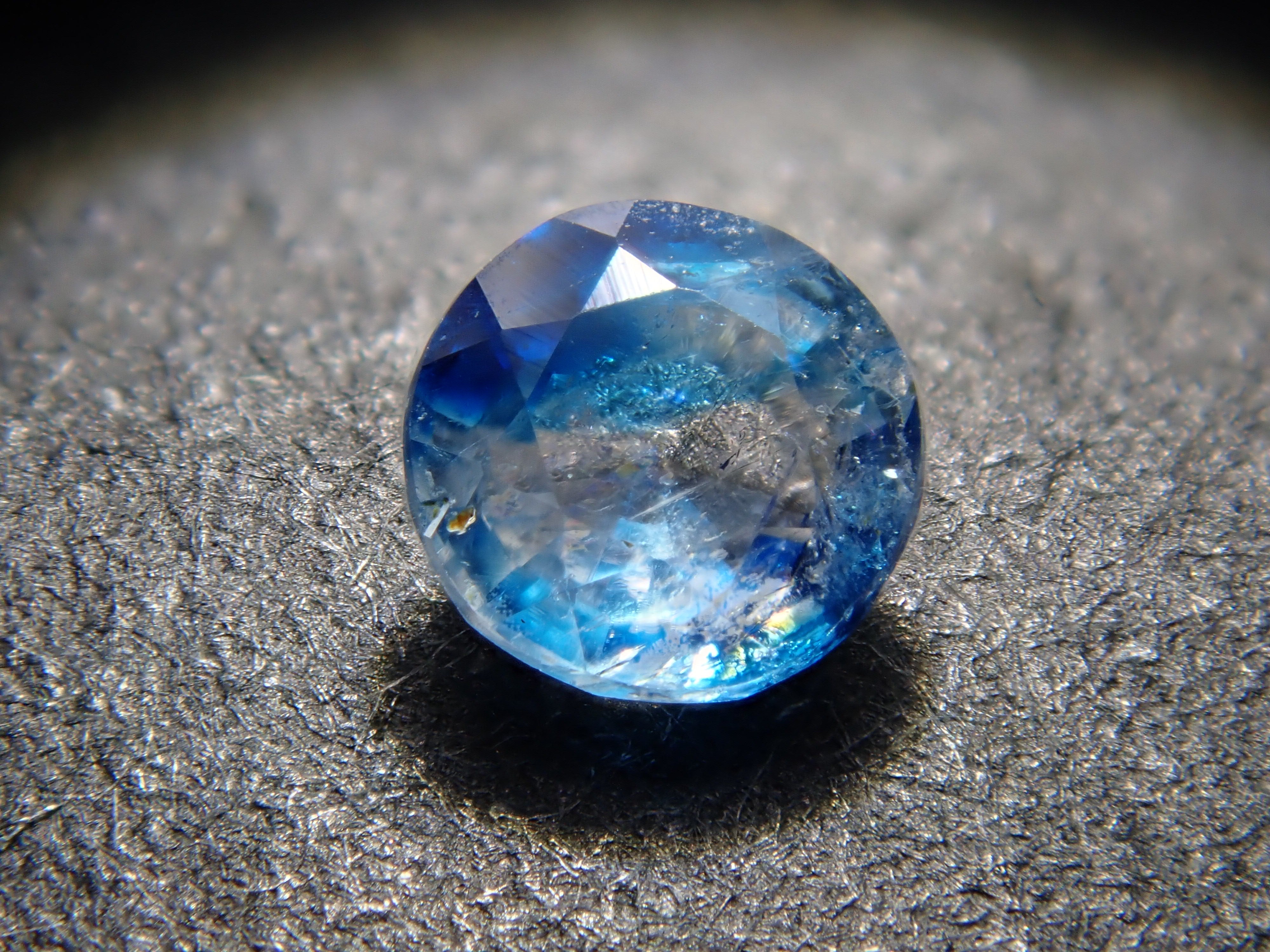 Posted on 12562669] Bicolor Eucase from Zimbabwe 0.106ct Loose