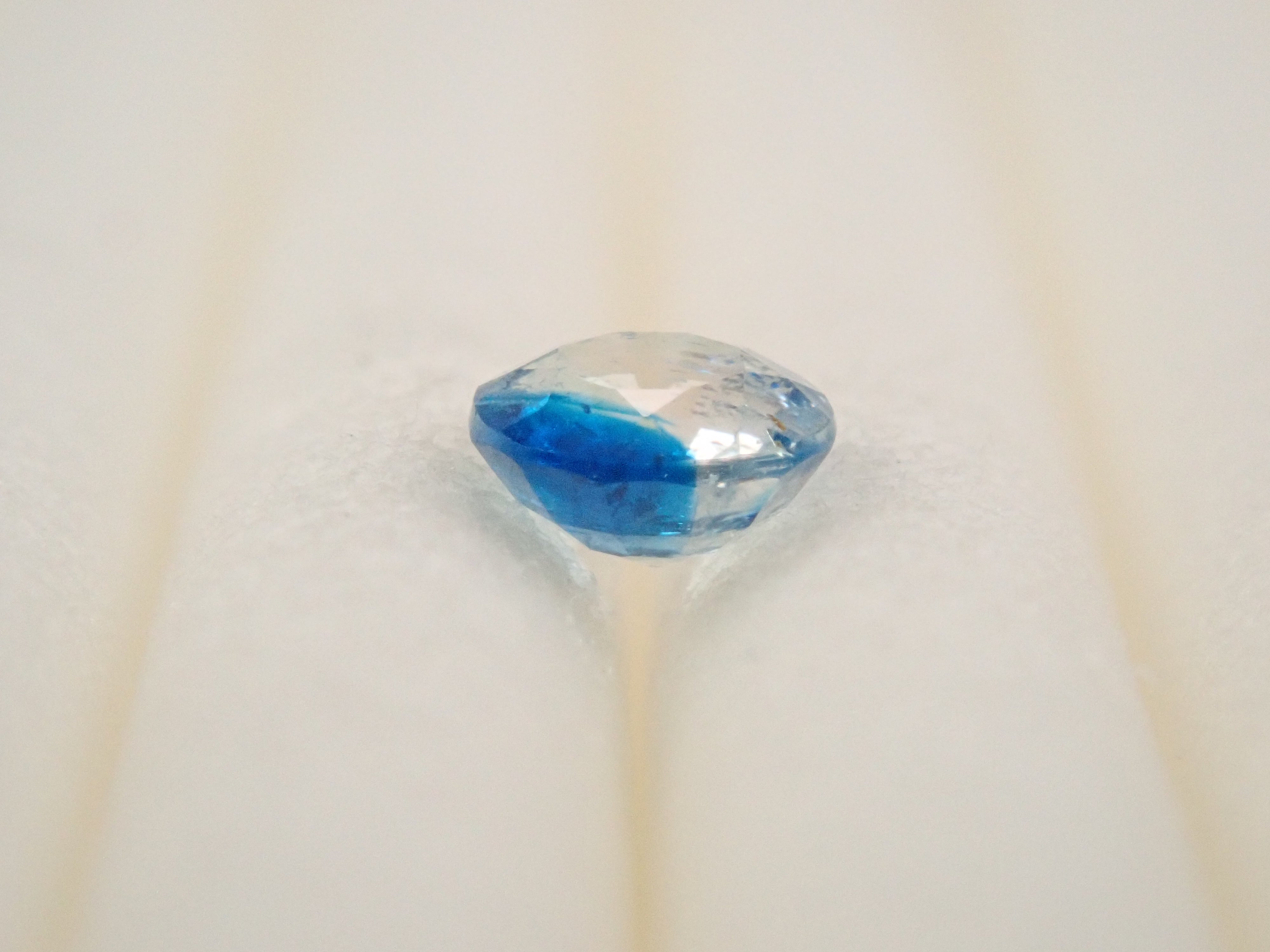 Posted on 12562669] Bicolor Eucase from Zimbabwe 0.106ct Loose