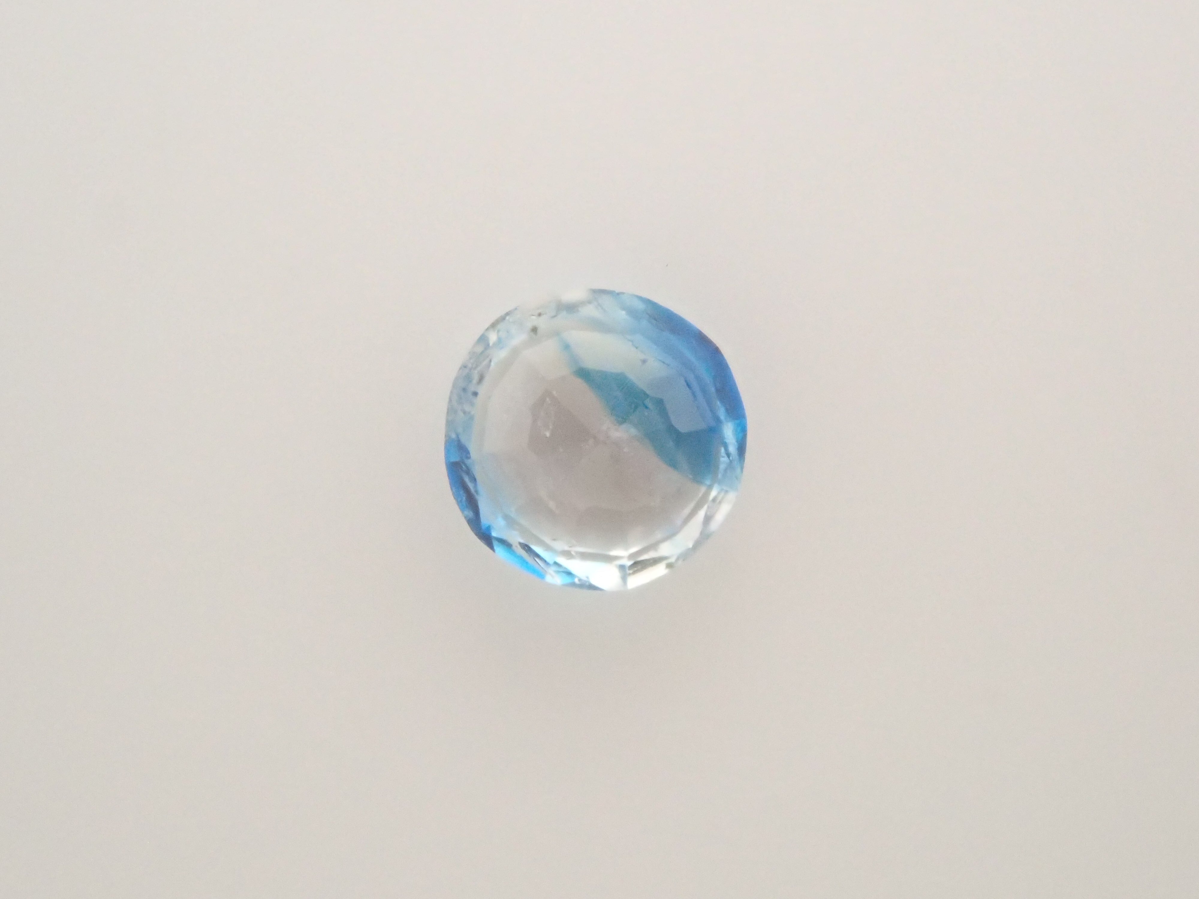 Posted on 12562669] Bicolor Eucase from Zimbabwe 0.106ct Loose
