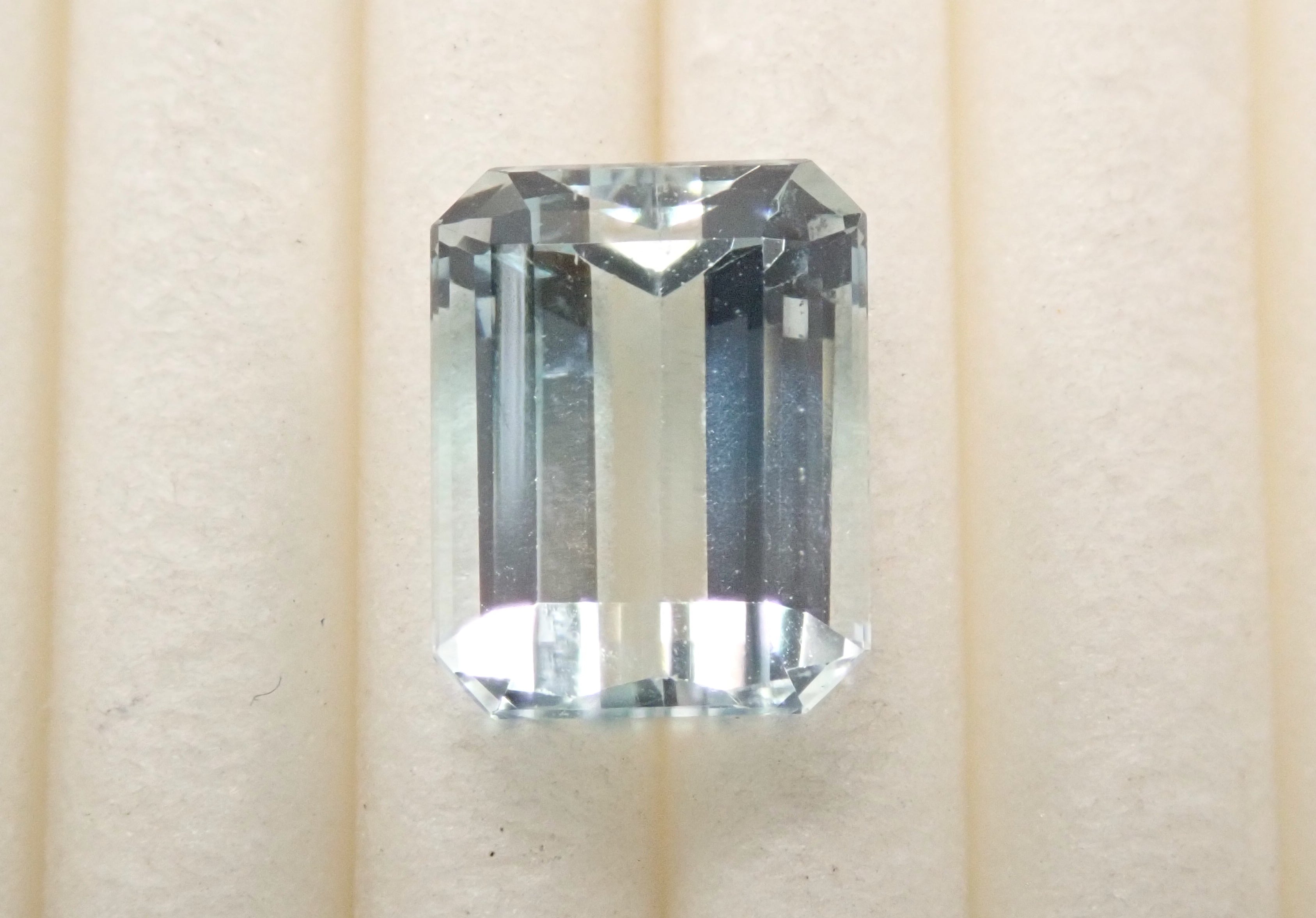 【3/11 22時販売】ブラジル産バイカラーブルートパーズ 1.789ctルース（無処理）