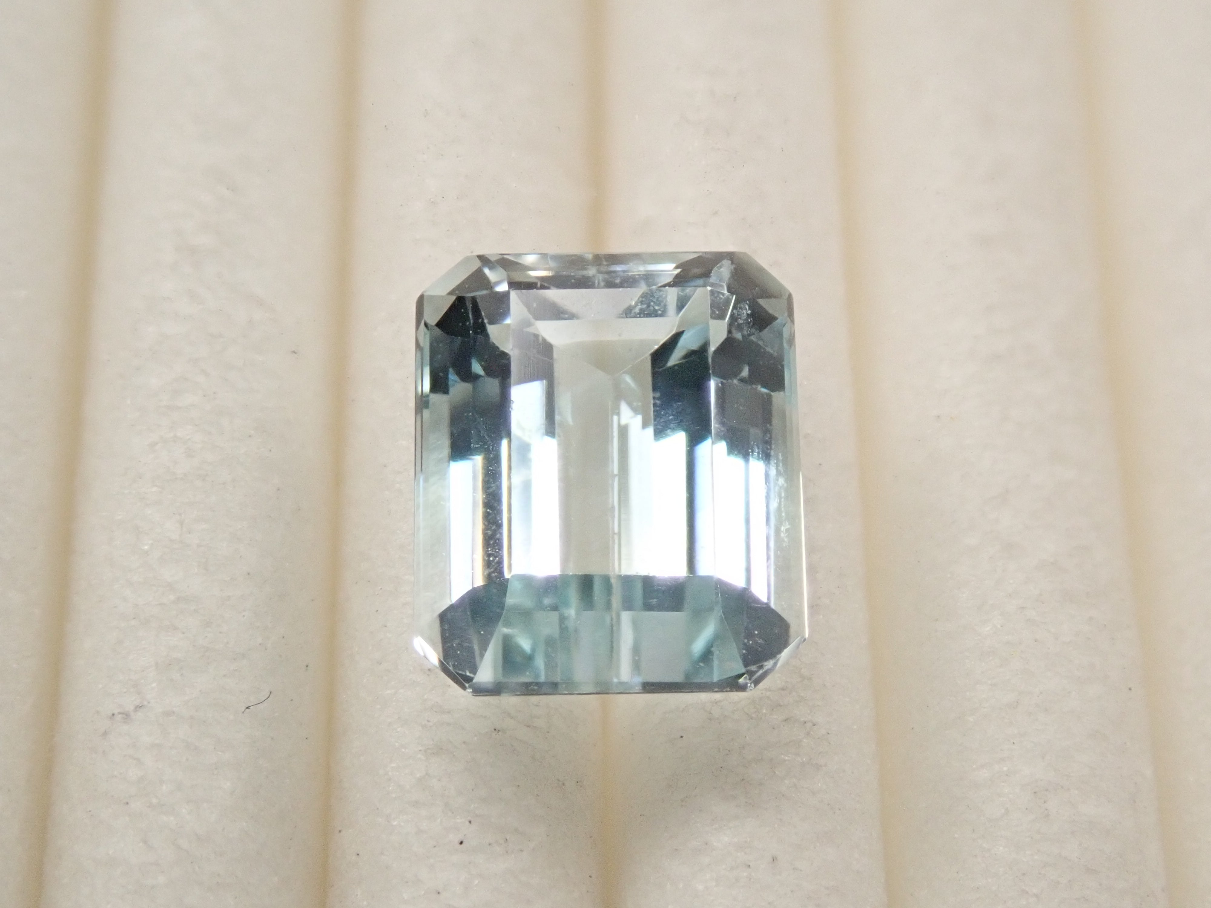 ブラジル産バイカラートパーズ 1.789ctルース