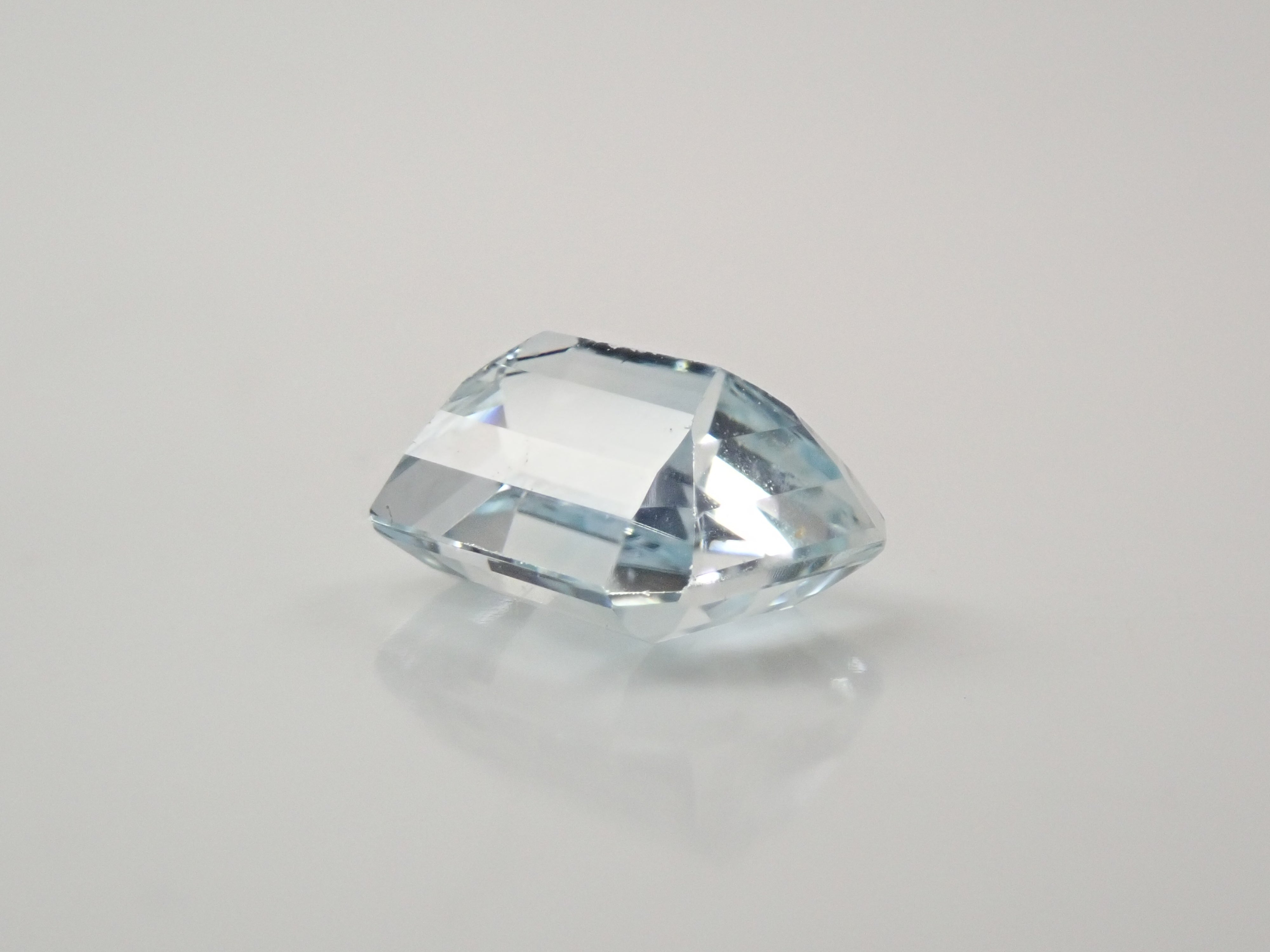 ブラジル産バイカラートパーズ 1.789ctルース