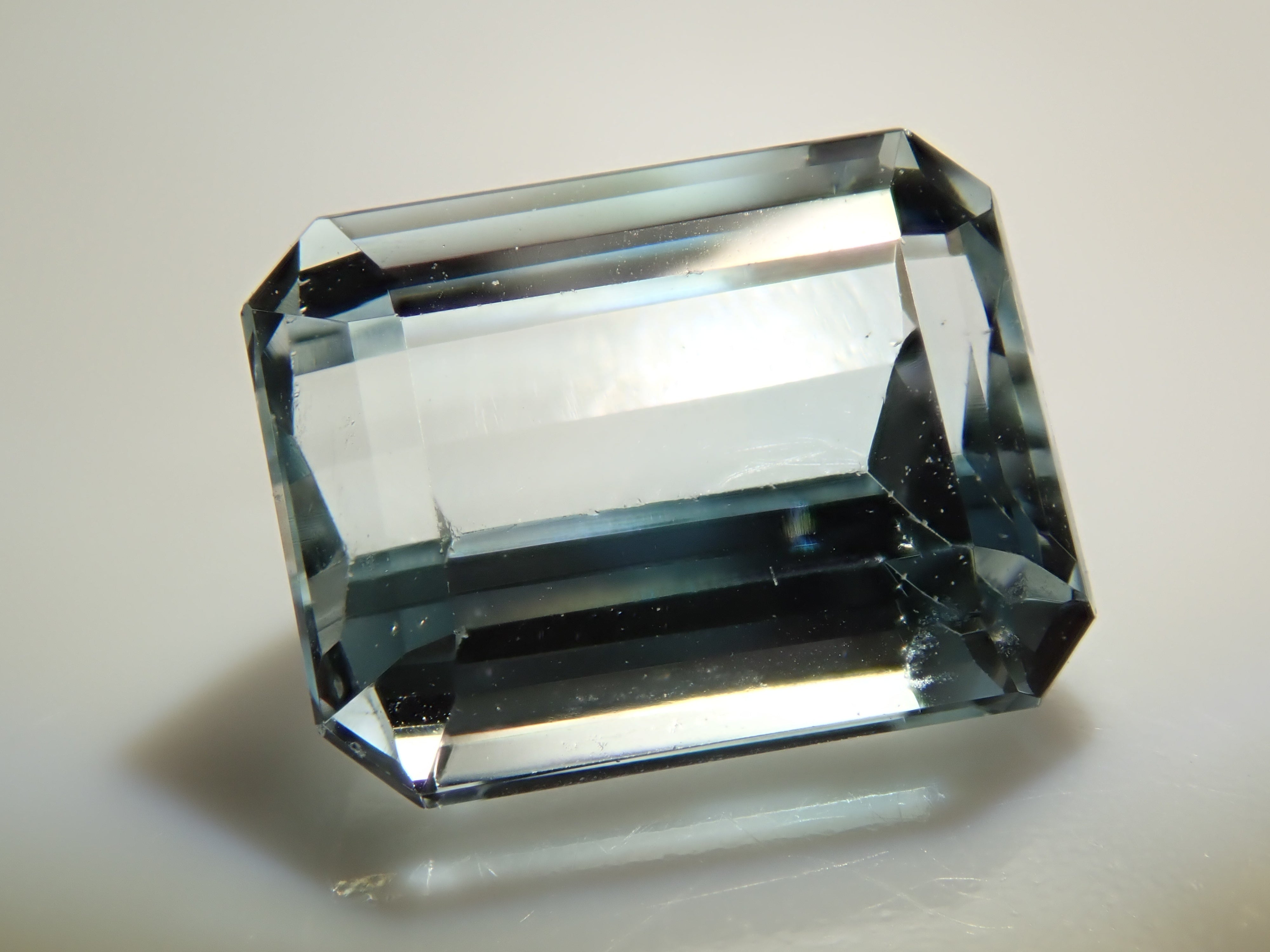 ブラジル産バイカラートパーズ 1.789ctルース