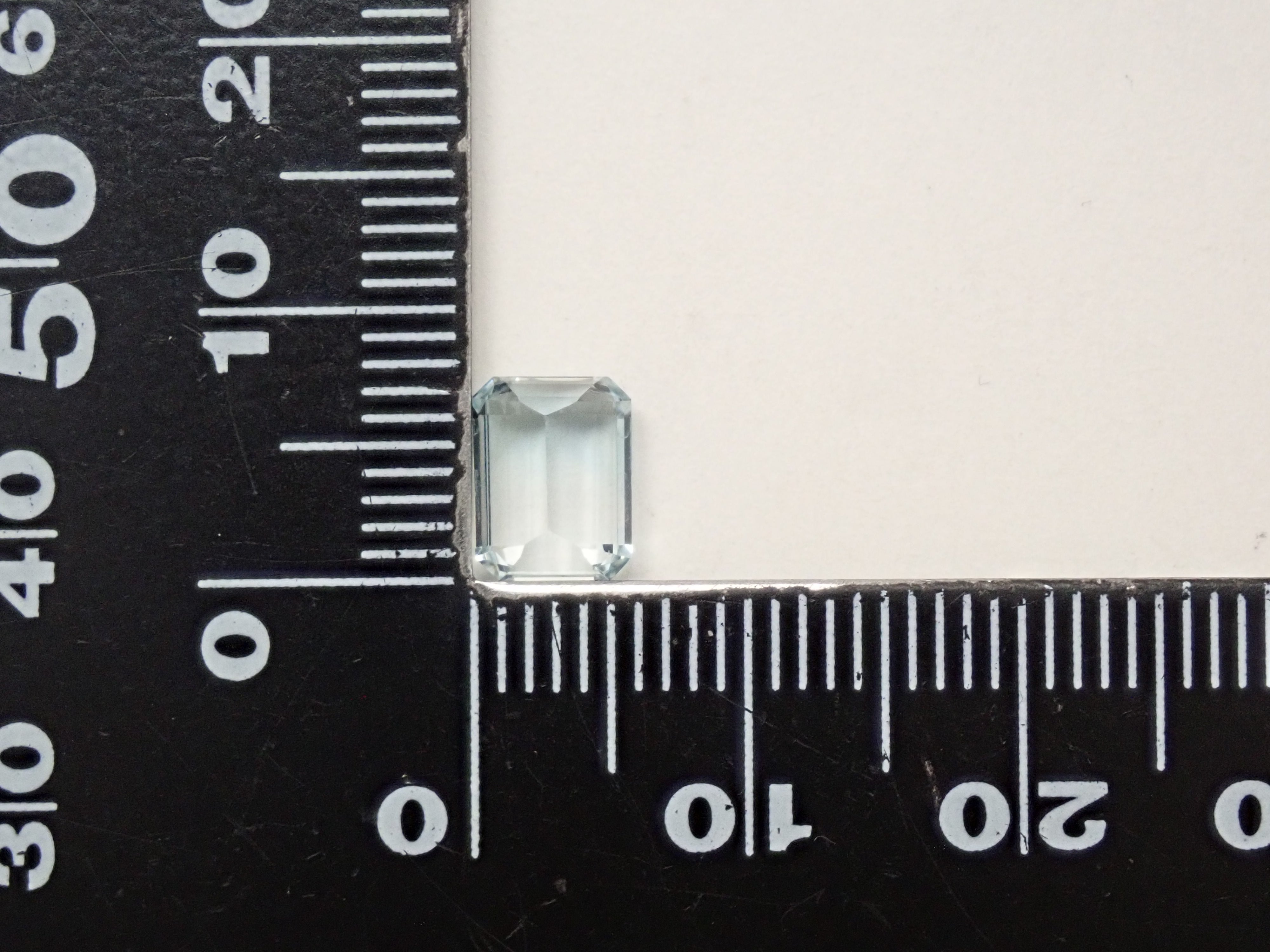 ブラジル産バイカラートパーズ 1.789ctルース