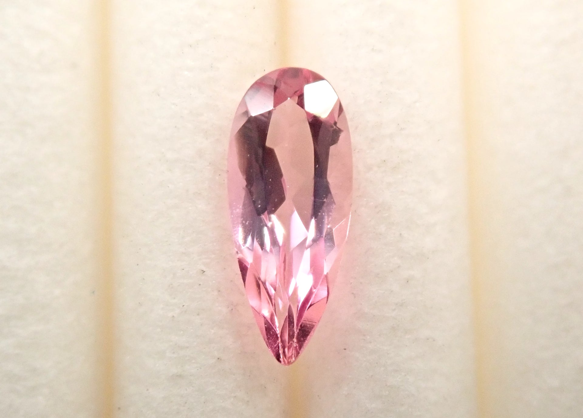 4/12 22時販売】ブラジル産非加熱ピンクインペリアルトパーズ  