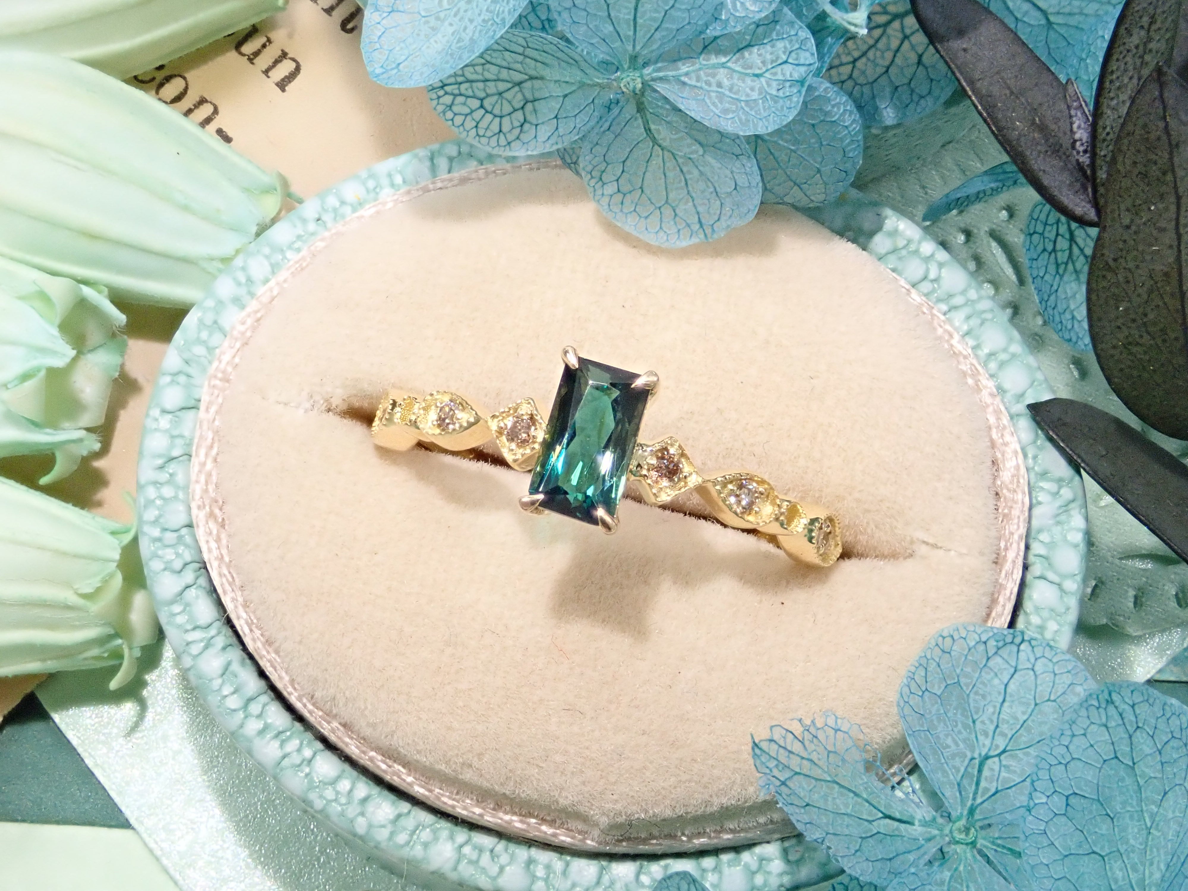 Mille Sucre "Semi-custom ring setting"