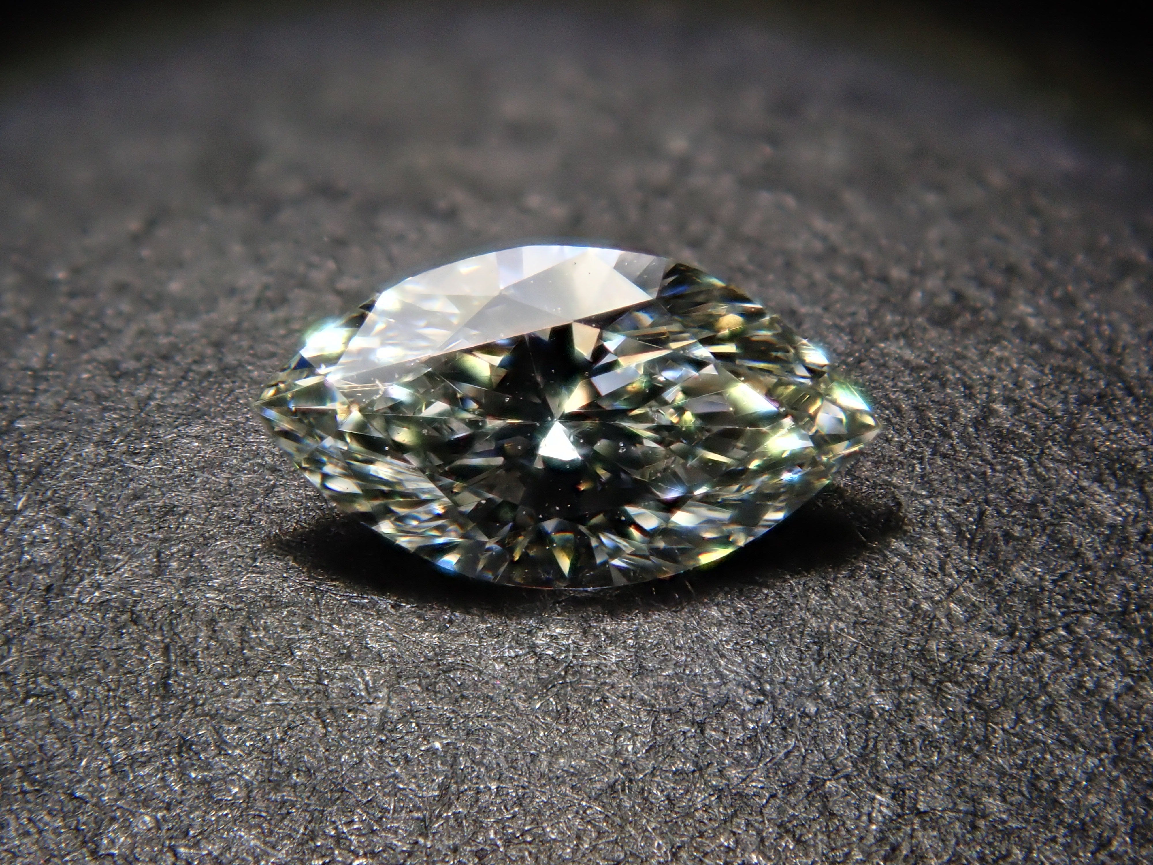 【32501874掲載】カメレオンダイヤモンド 0.153ctルース(LIGHT GRAY GREEN, SI-1)