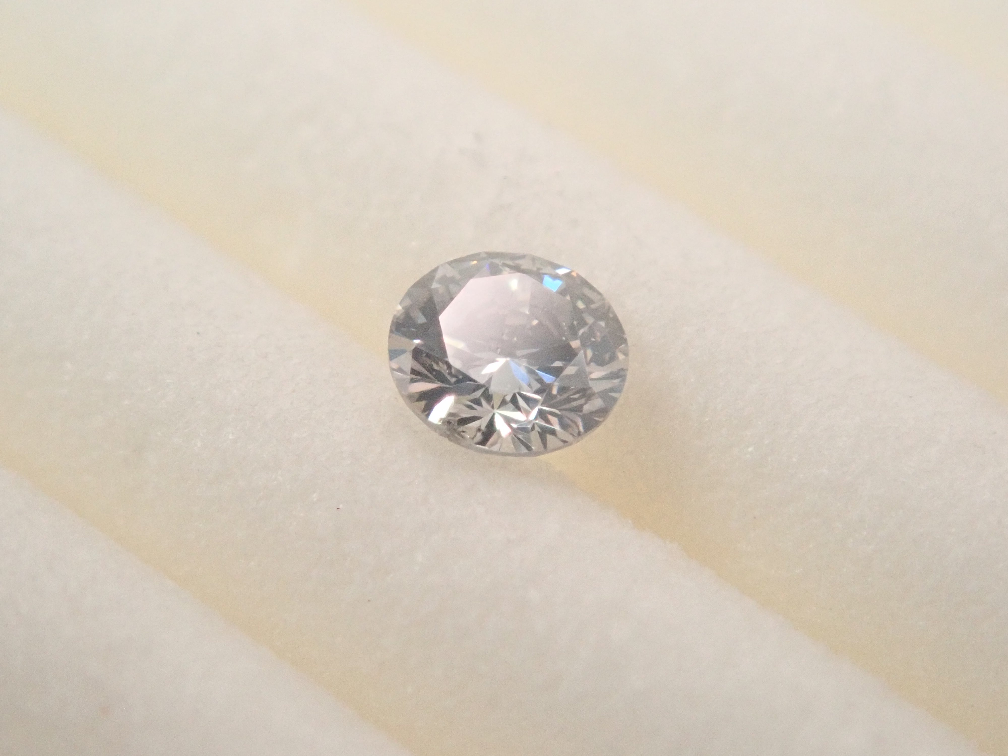 【32501877掲載】グレーダイヤモンド 0.089ctルース(LIGHT GRAY, SI-2)