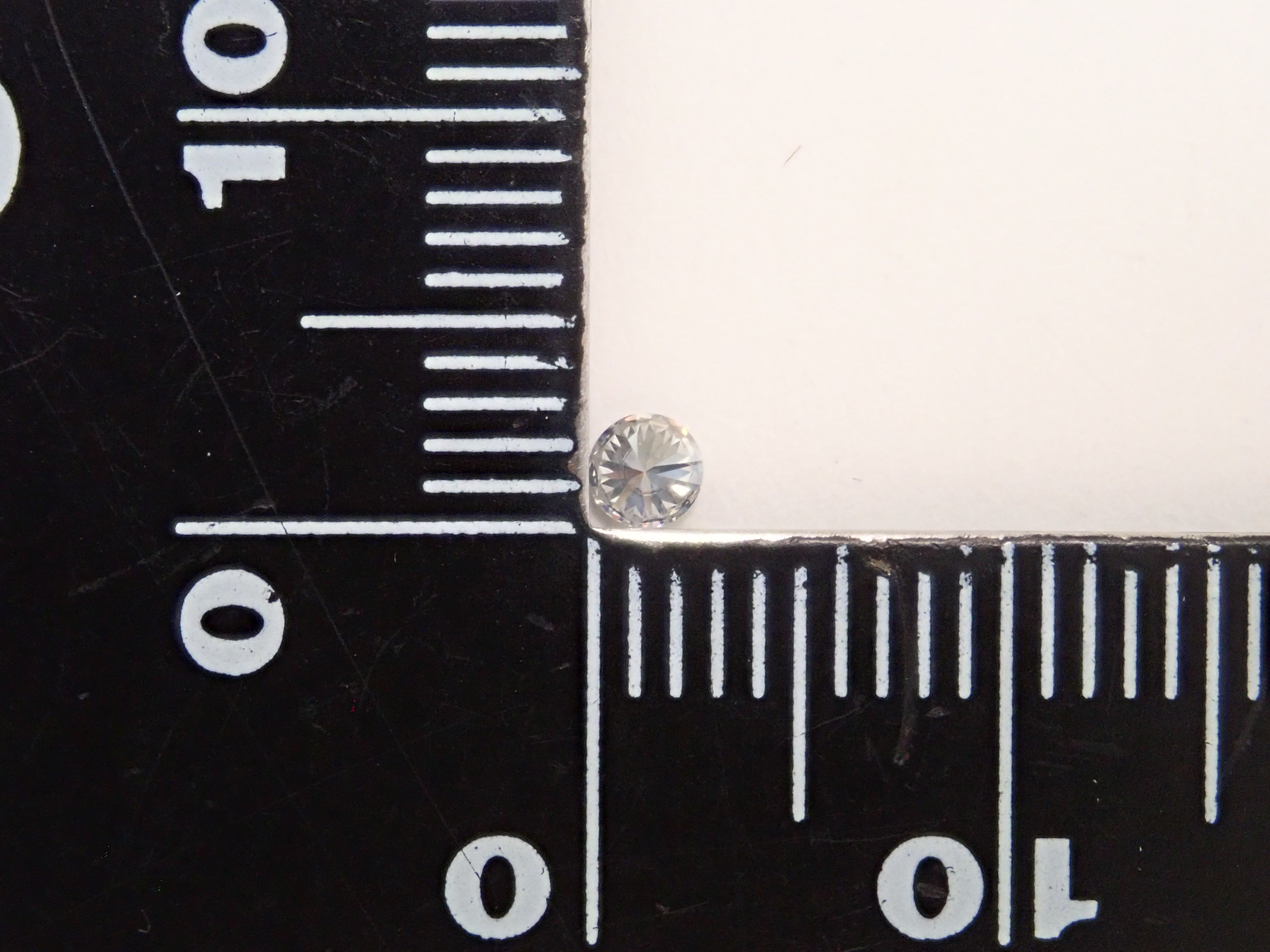 【32501877掲載】グレーダイヤモンド 0.089ctルース(LIGHT GRAY, SI-2)