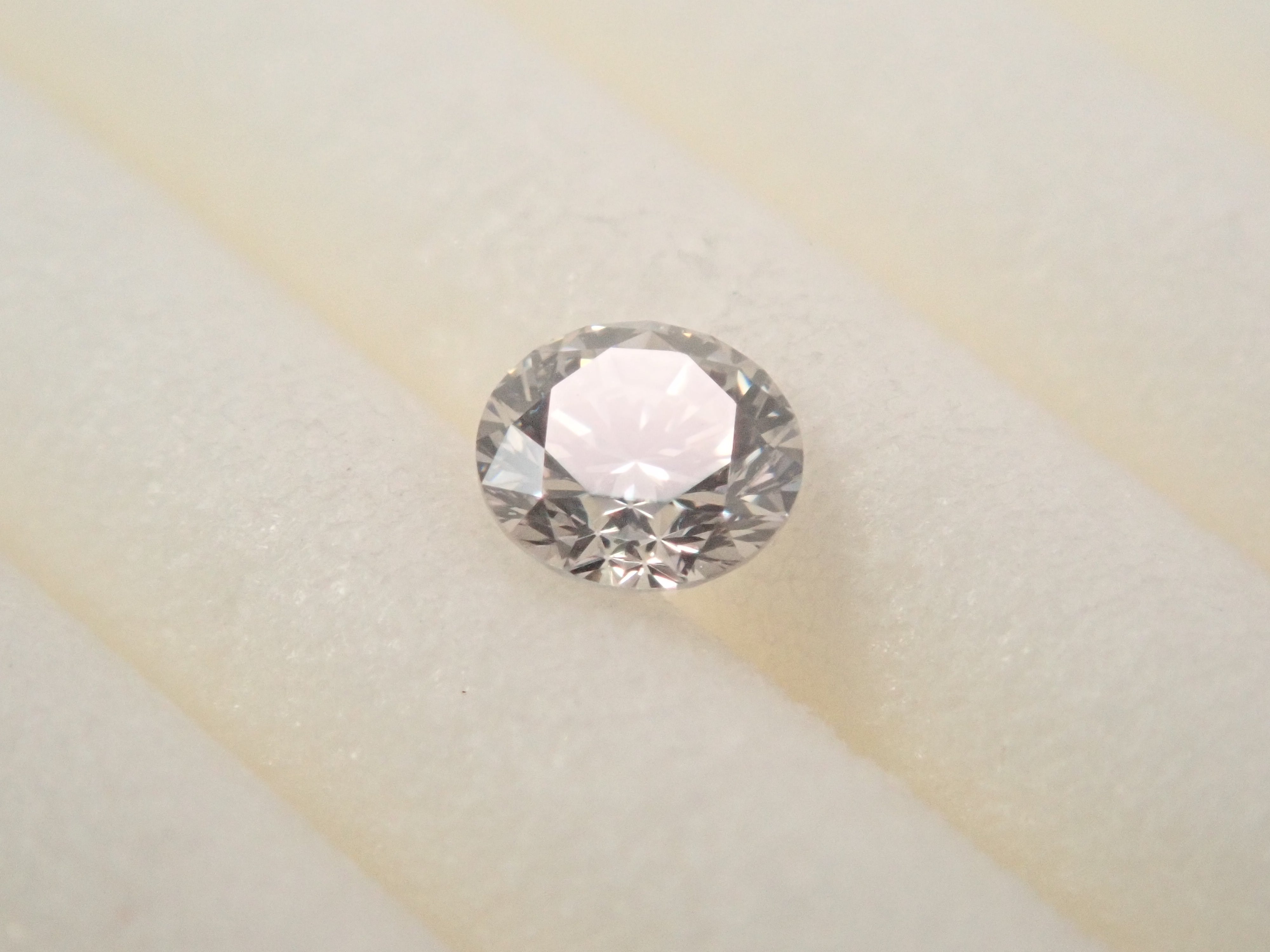 【32501878掲載】グレーダイヤモンド 0.109ctルース(VERY LIGHT GRAY, SI-1)