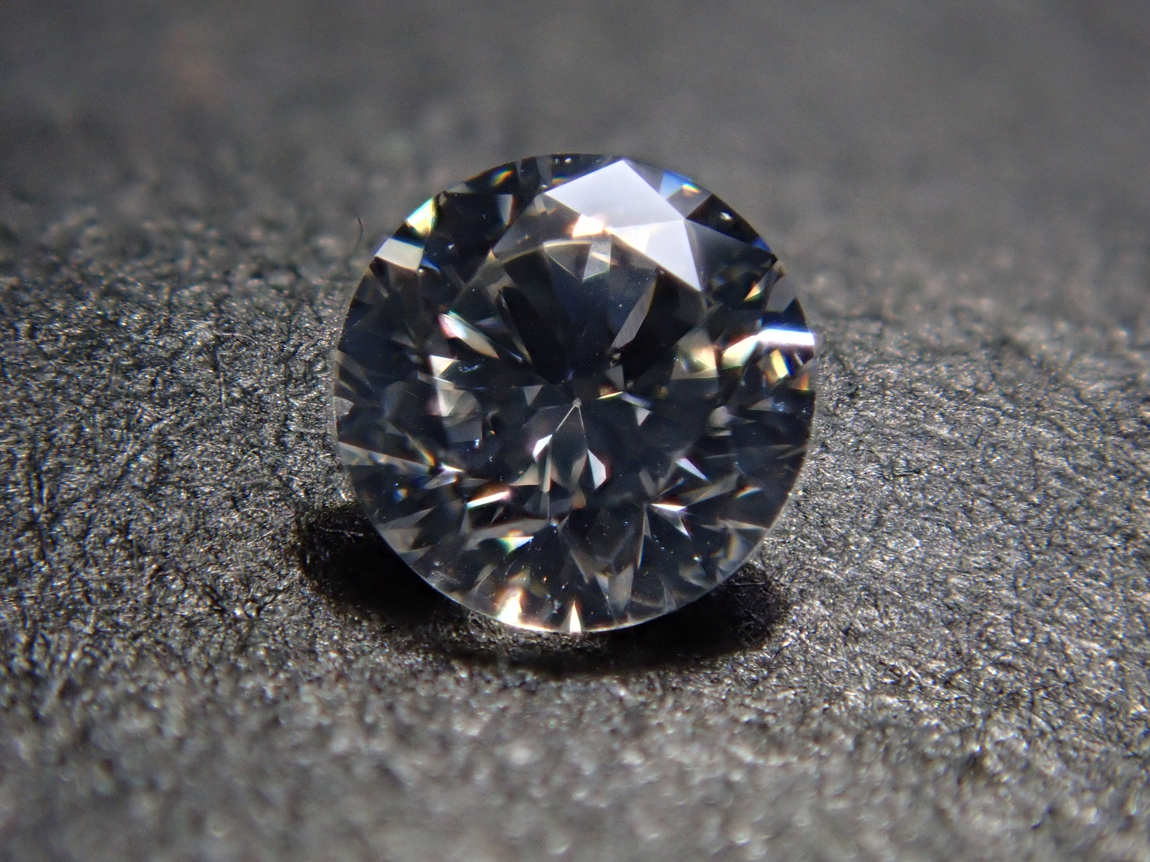 【32501878掲載】グレーダイヤモンド 0.109ctルース(VERY LIGHT GRAY, SI-1)