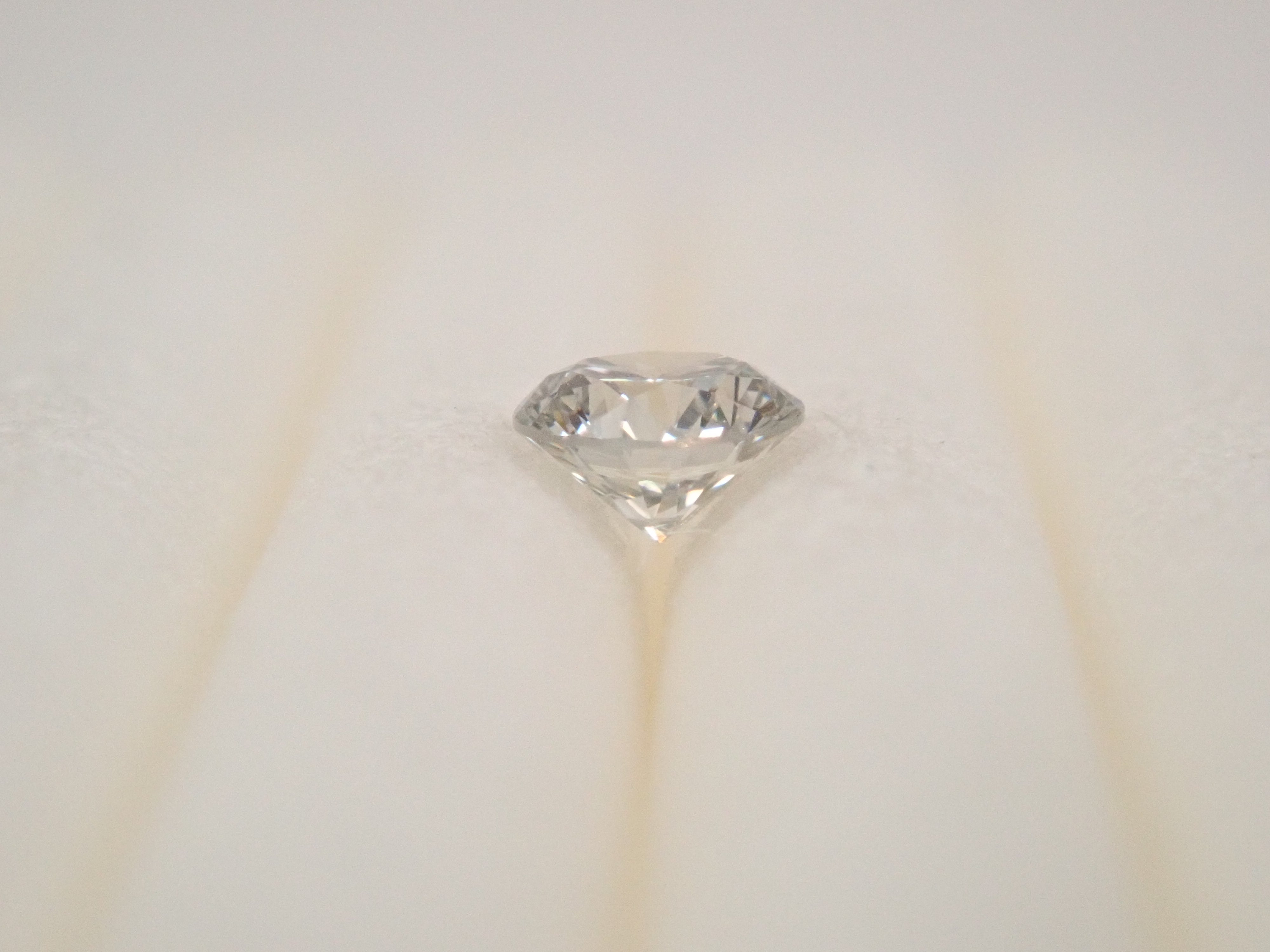 【32501879掲載】グレーダイヤモンド 0.096ctルース(VERY LIGHT GRAY, SI-1)