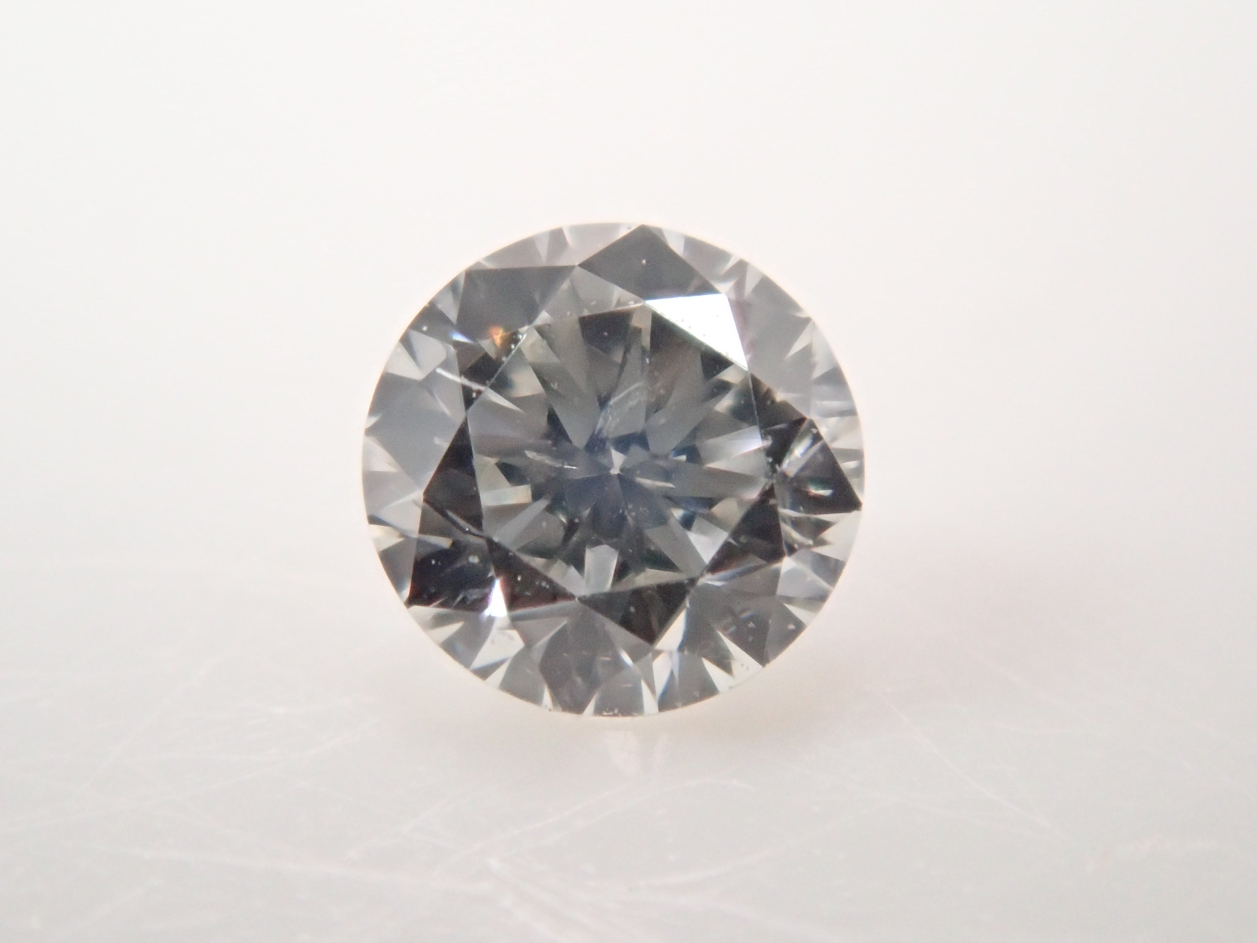 【32501879掲載】グレーダイヤモンド 0.096ctルース(VERY LIGHT GRAY, SI-1)