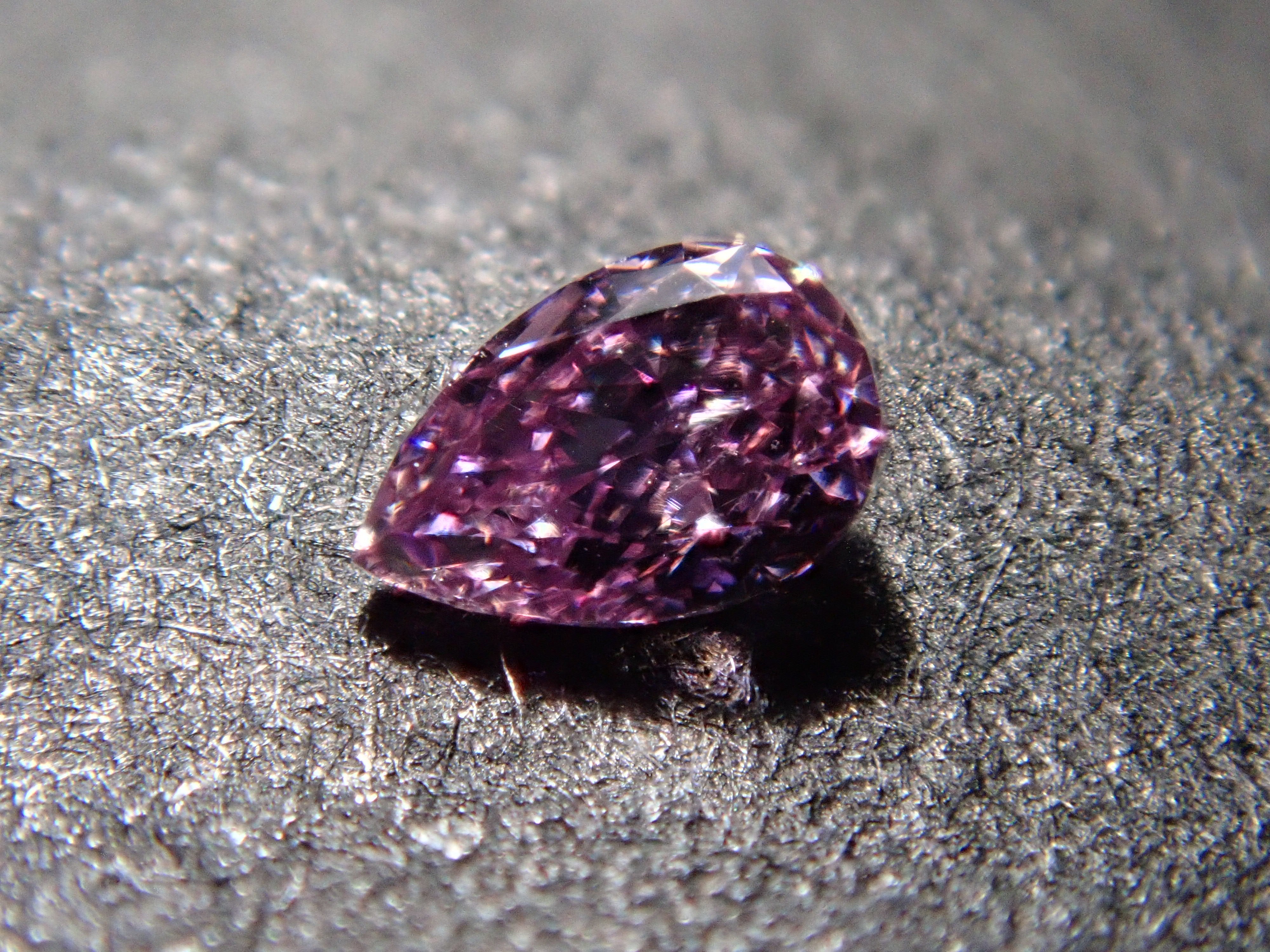 【32501867掲載】パープルダイヤモンド 0.048ctルース(FANCY VIVID PINK PURPLE, SI-1)