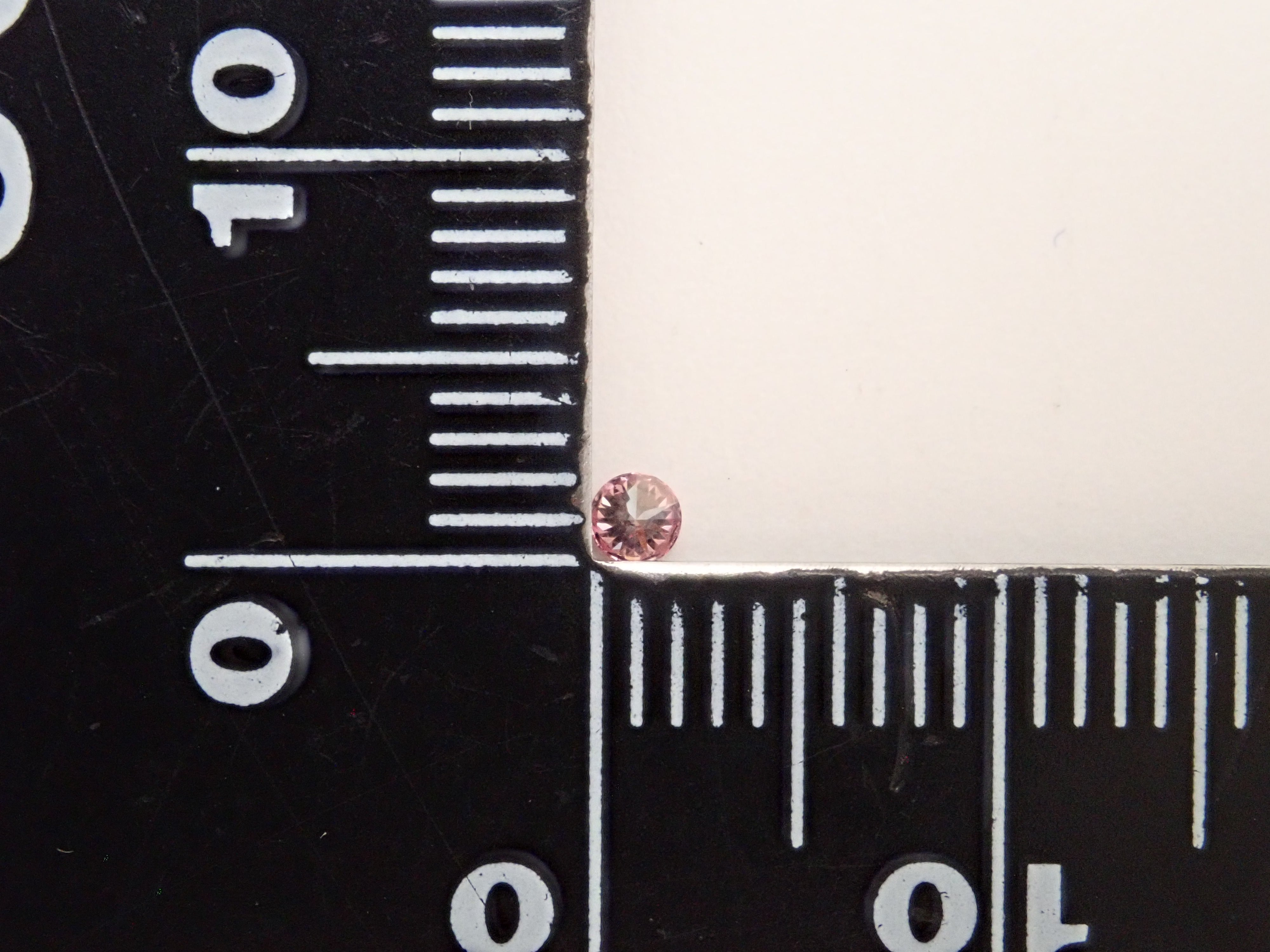 ピンクダイヤモンド 0.049ctルース(FANCY PINK, VS-1)
