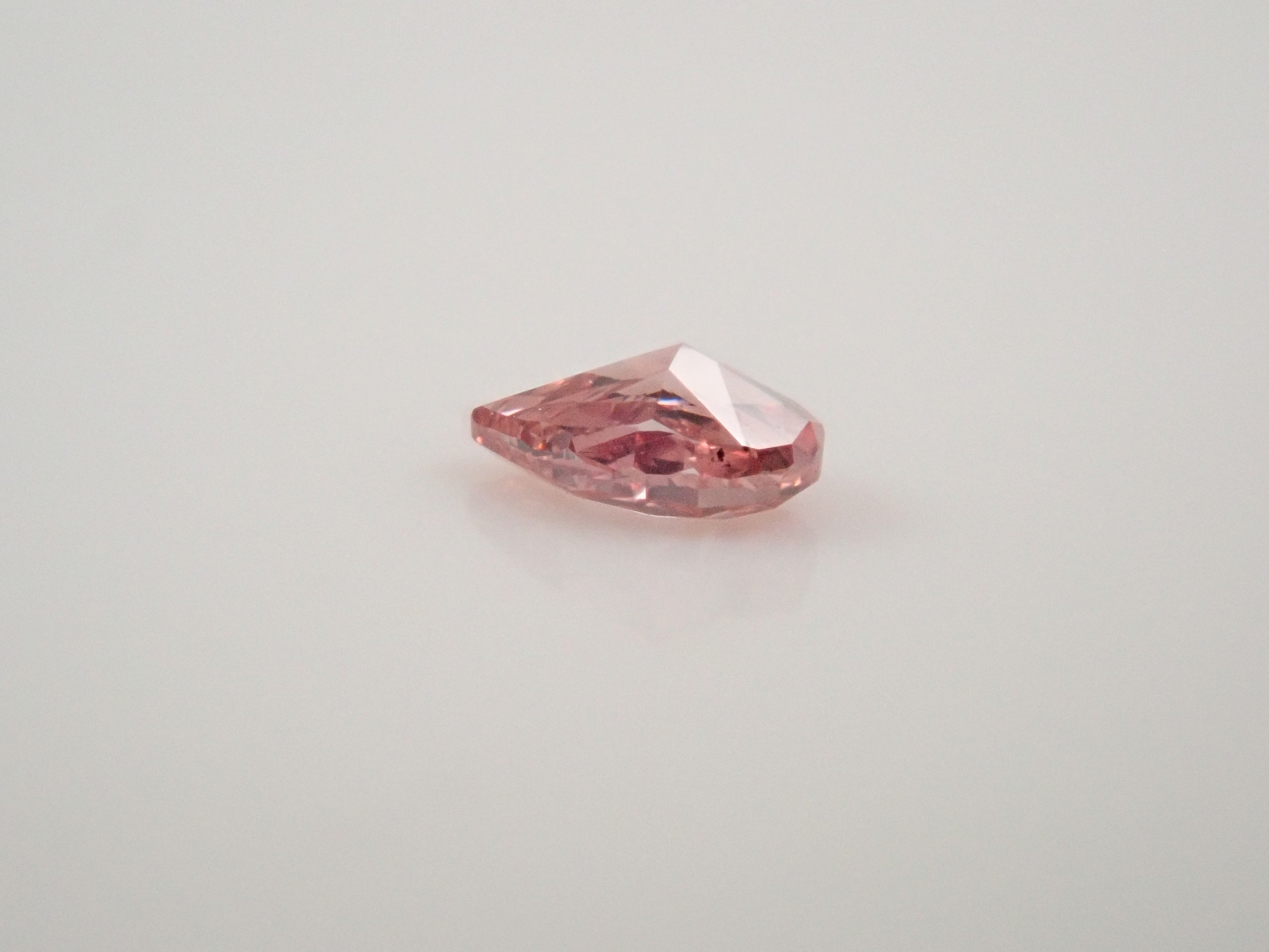 ピンクダイヤモンド 0.060ctルース(FANCY INTENSE PINK, VS-2)