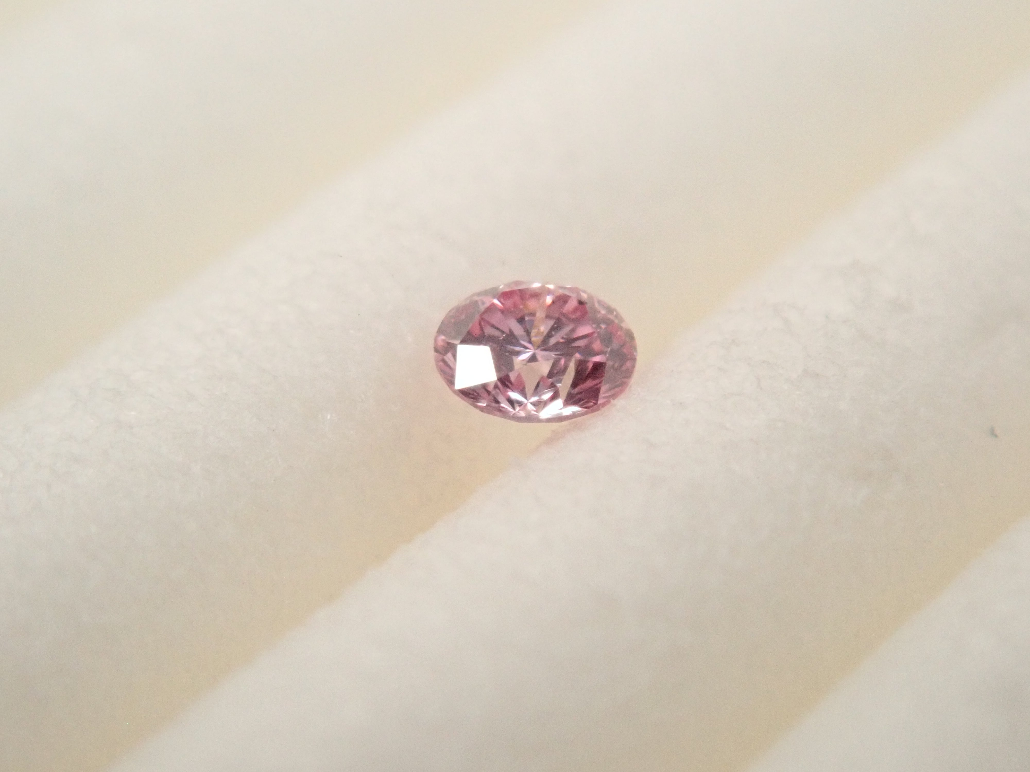 【32501870掲載】ピンクダイヤモンド 0.030ctルース(FANCY PURPLISH PINK, SI-1)