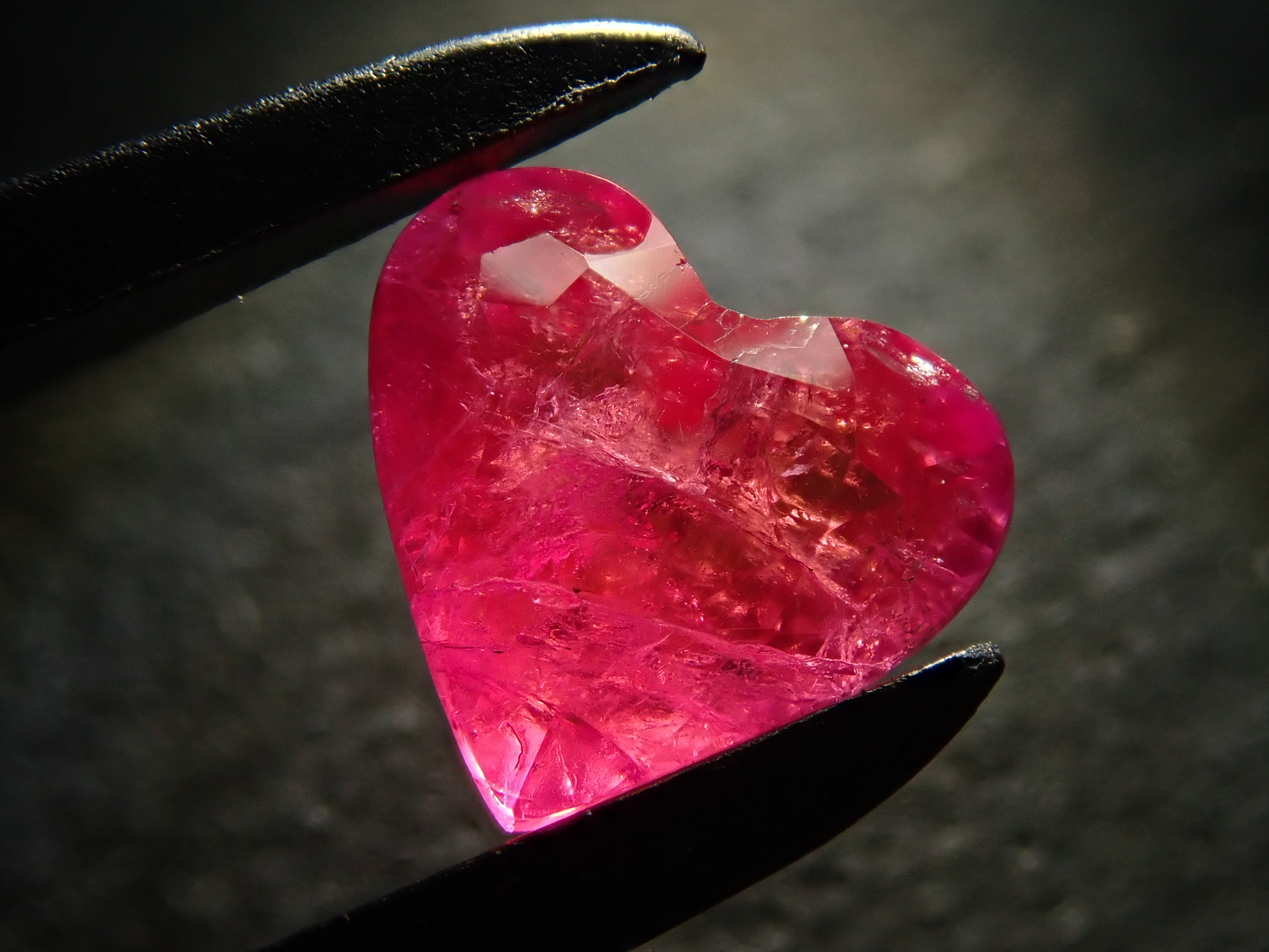 ペツォッタイト　ルース ペツォッタイト 0.670ctルース