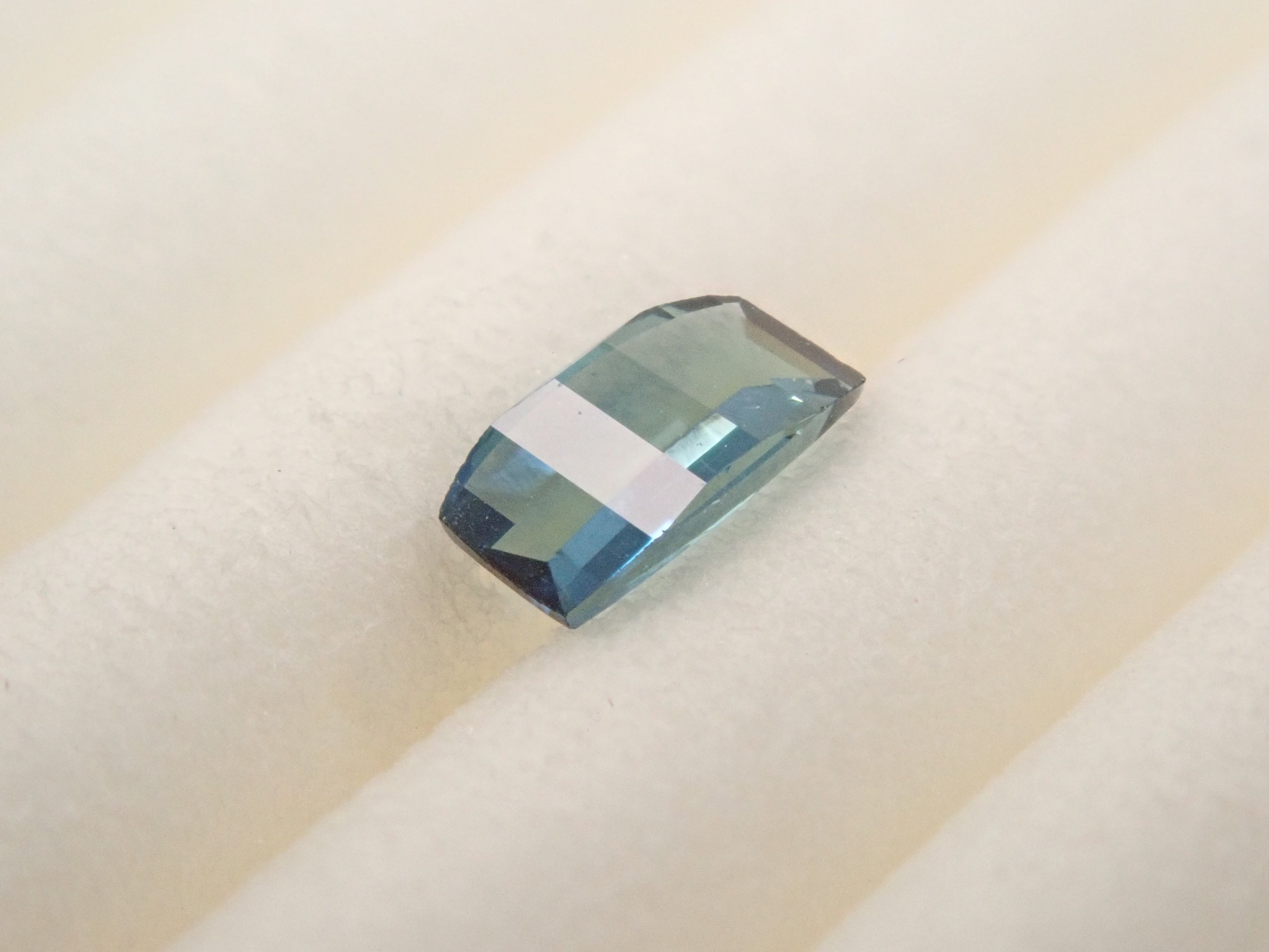 【12562715掲載】ブラジル産インディゴライトトルマリン 0.105ctルース