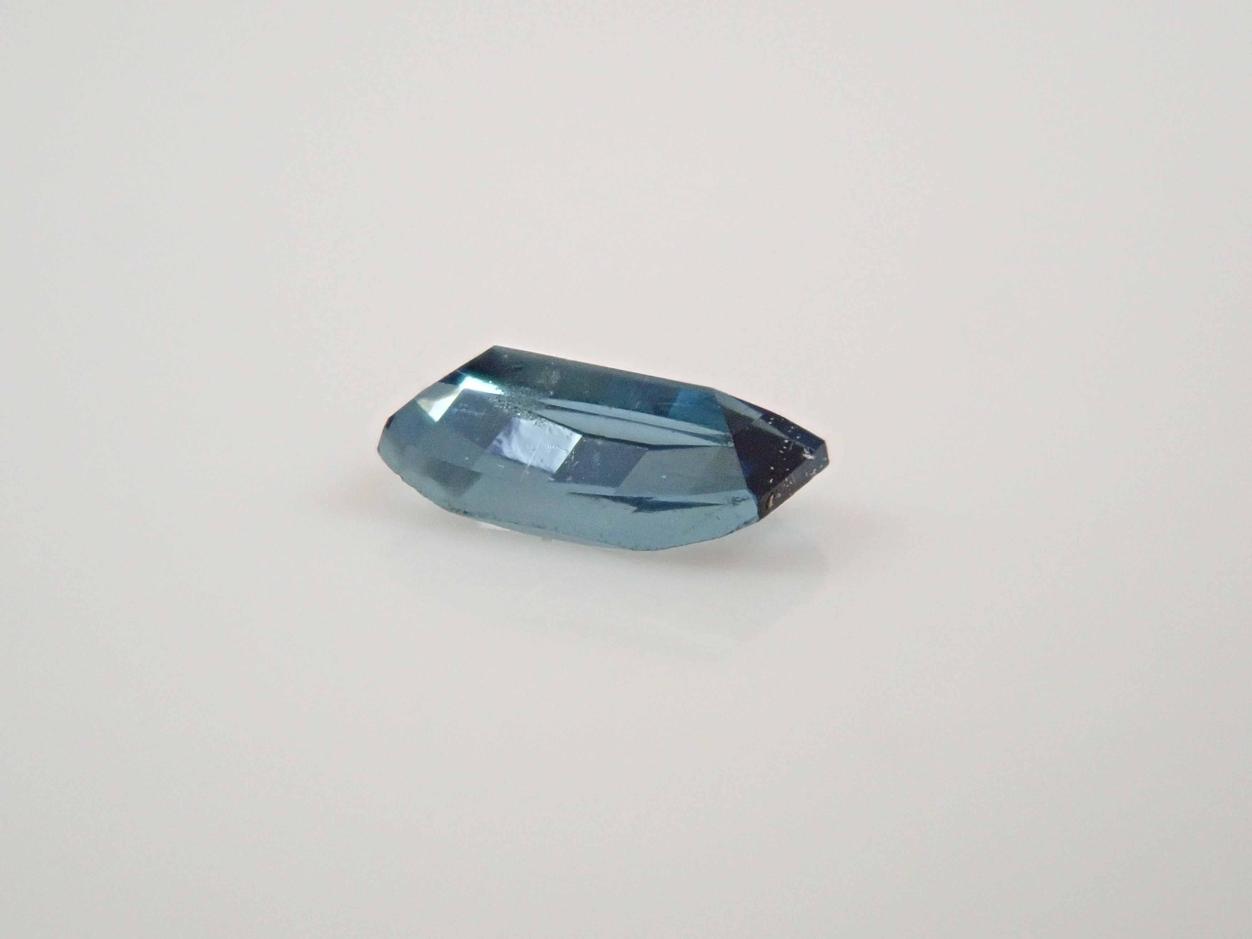 【12562715掲載】ブラジル産インディゴライトトルマリン 0.105ctルース
