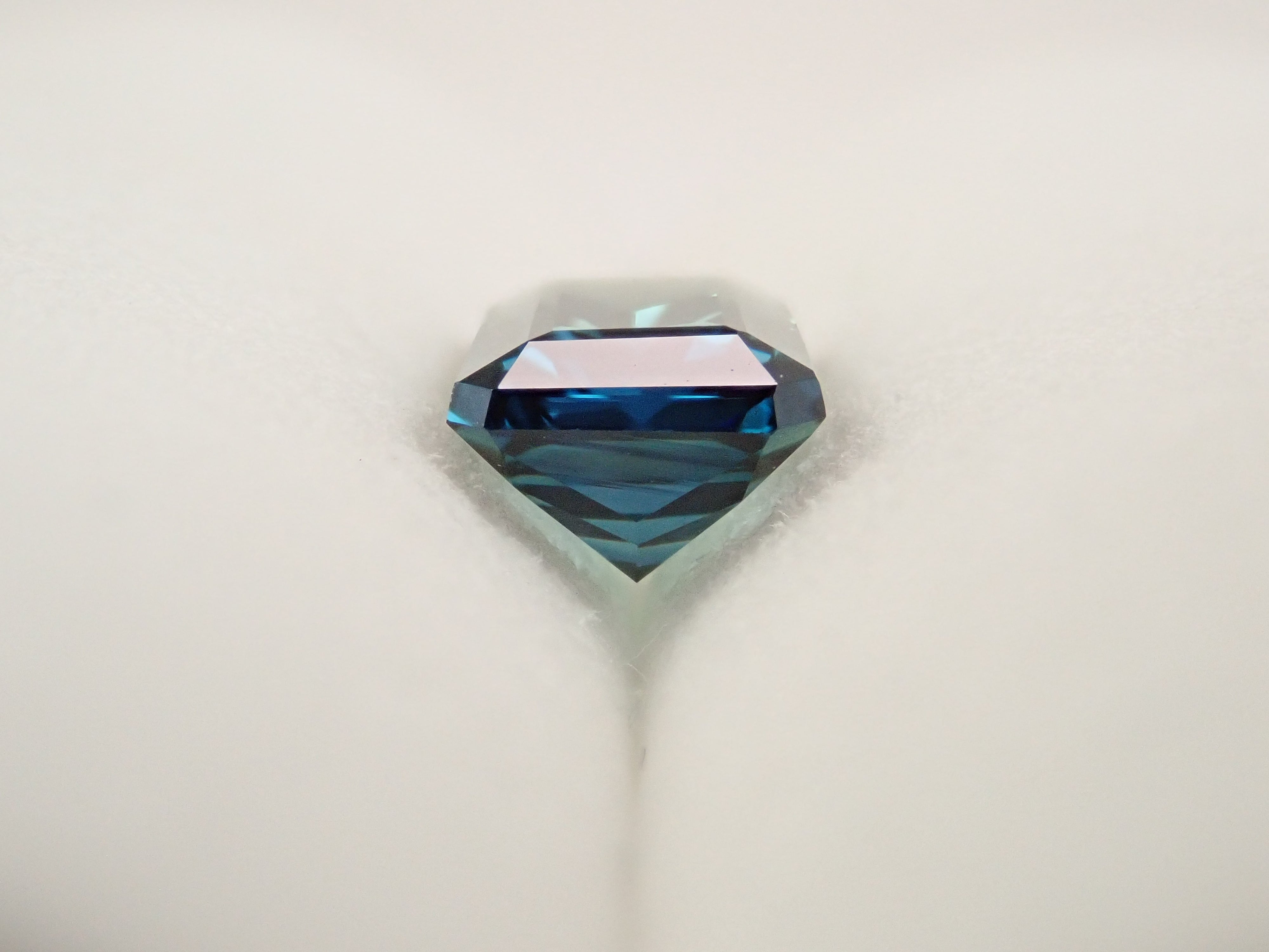 【12562747掲載】マダガスカル産非加熱ティールグリーンサファイア 1.740ctルース