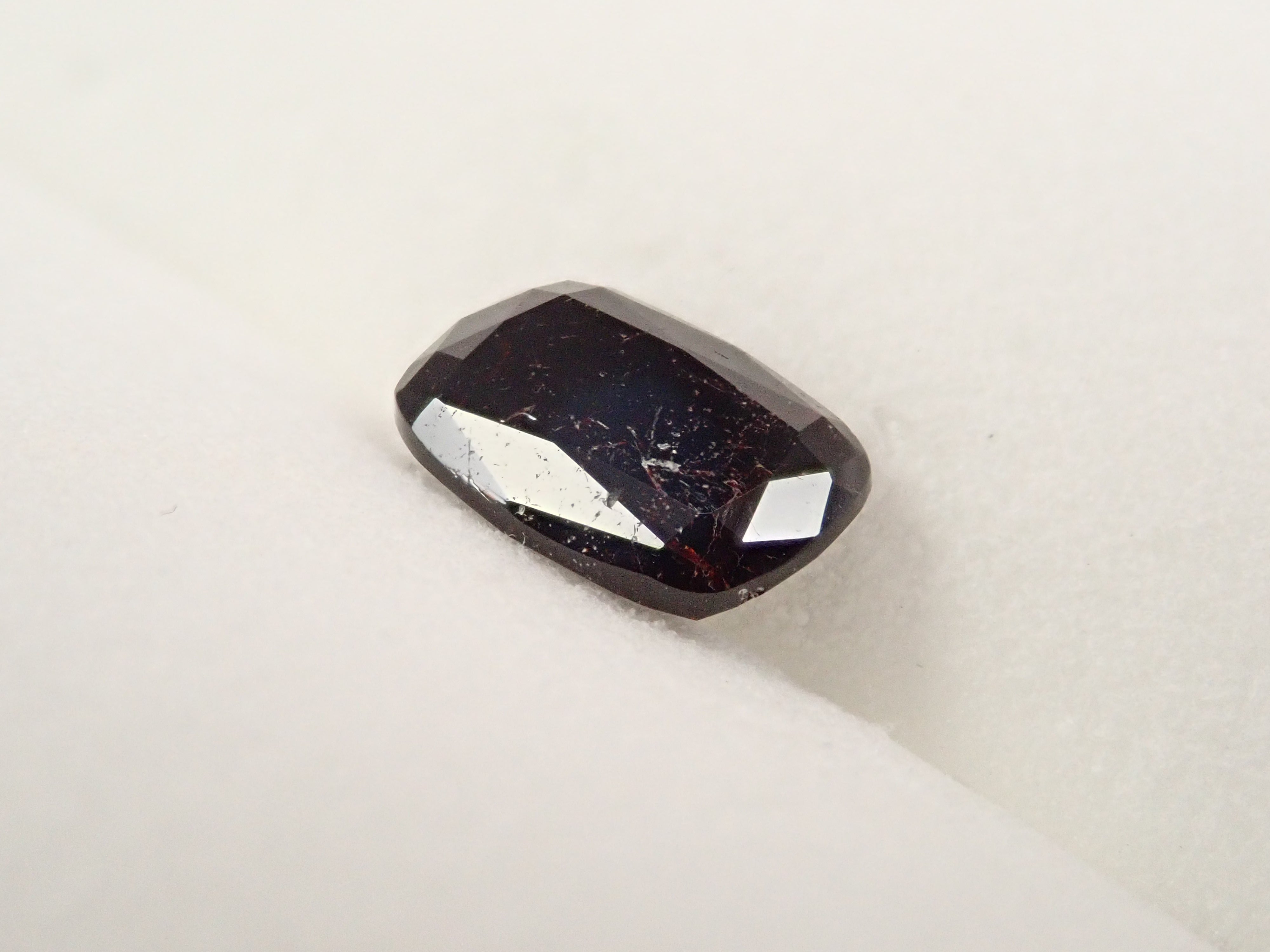 【12562748掲載】アメリカ産ネプチュナイト 0.859ctルース