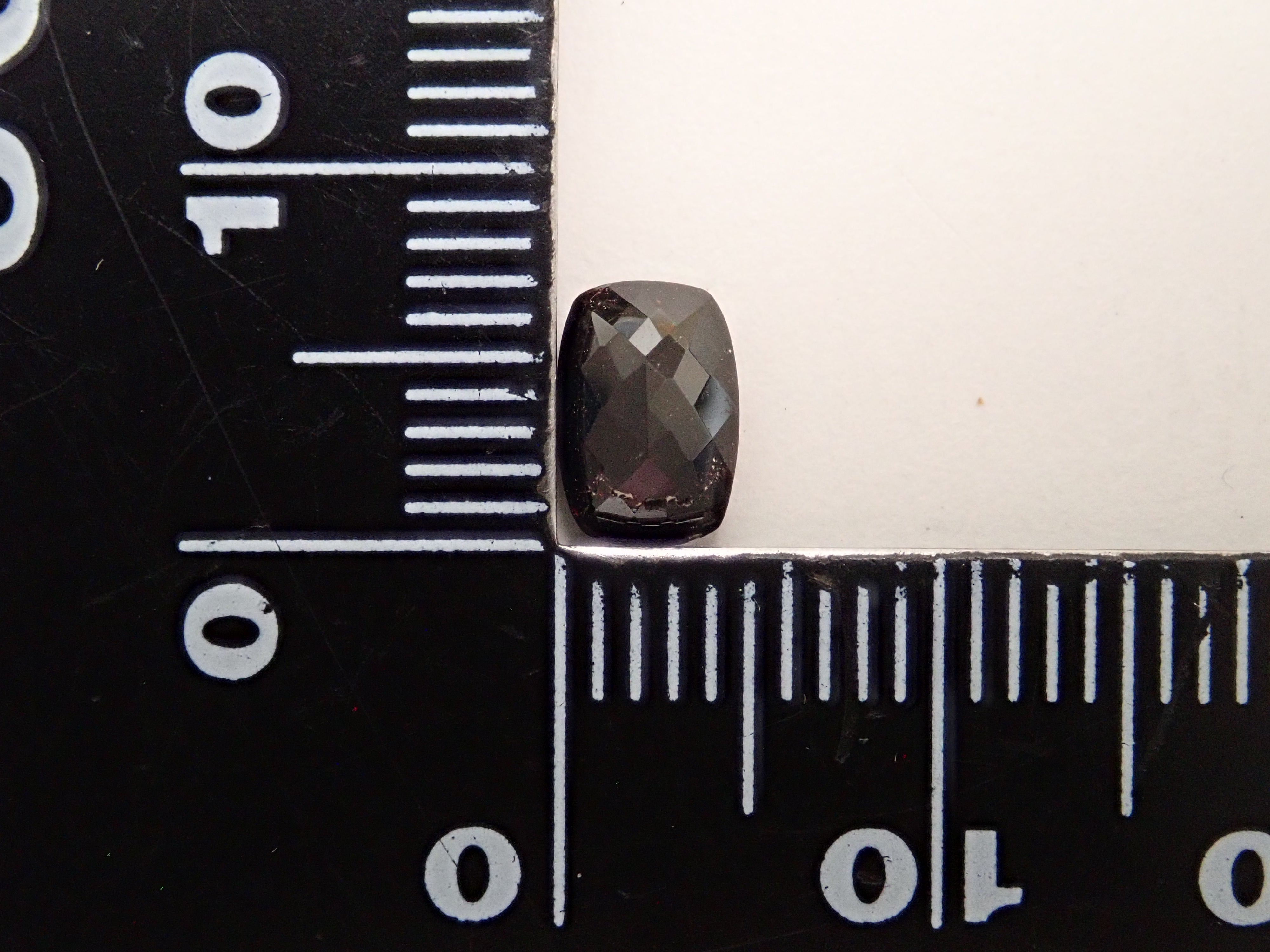 【12562748掲載】アメリカ産ネプチュナイト 0.859ctルース