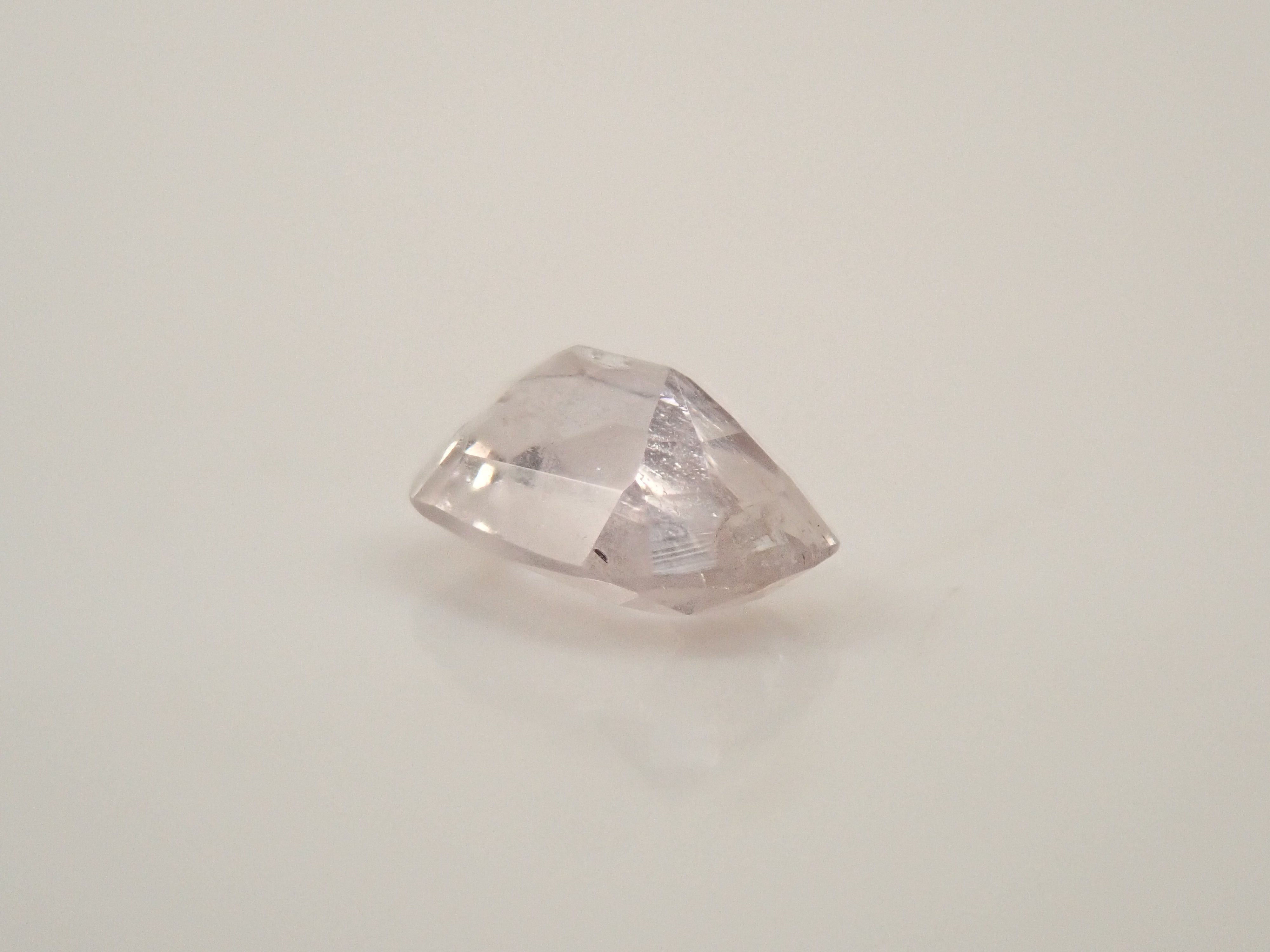 【12562826掲載】ミャンマー産マスグラバイト 0.351ctルース