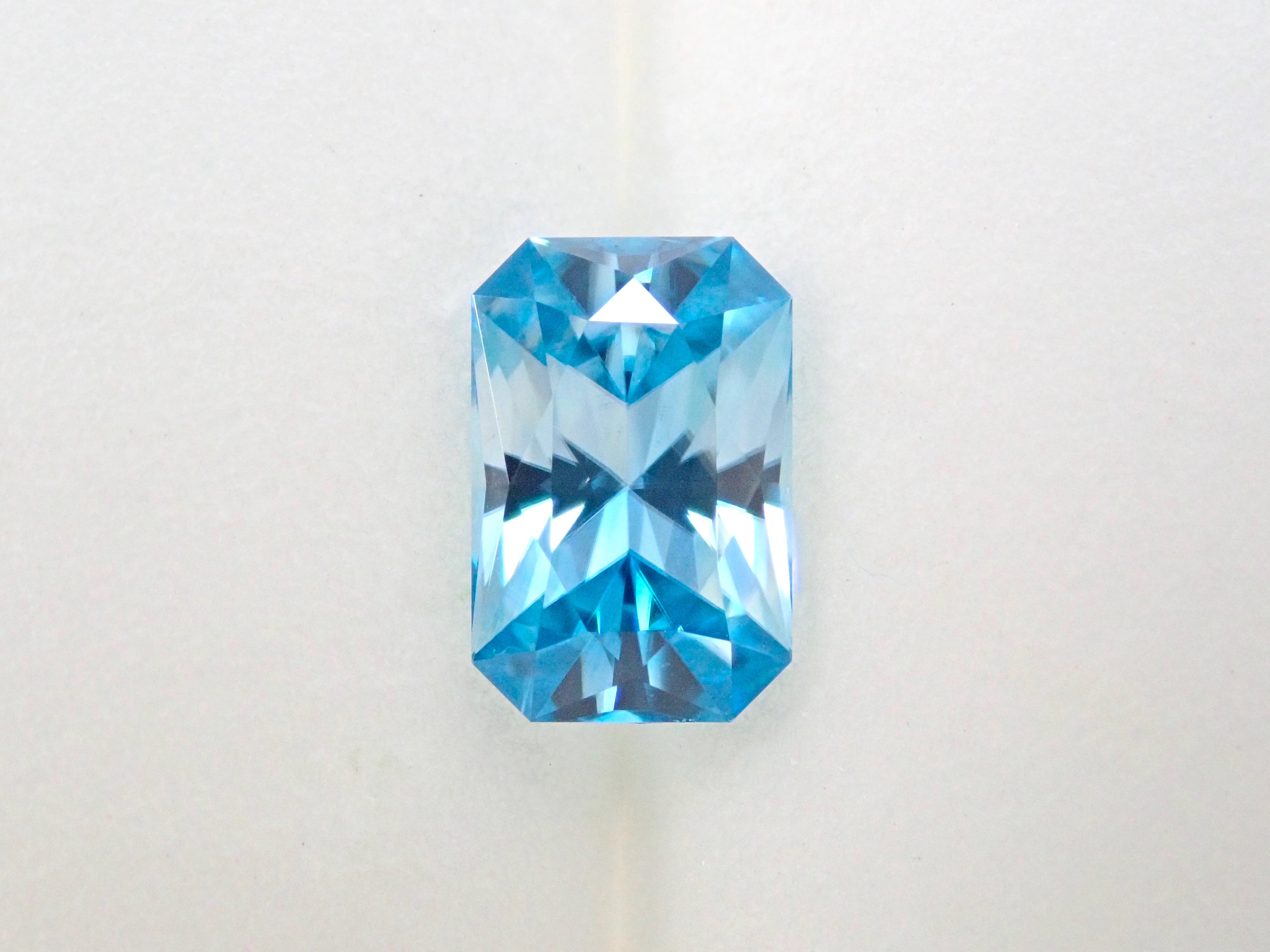 [Listed as 12562693] Malawi Bicolor Zircon 1.434ct Loose