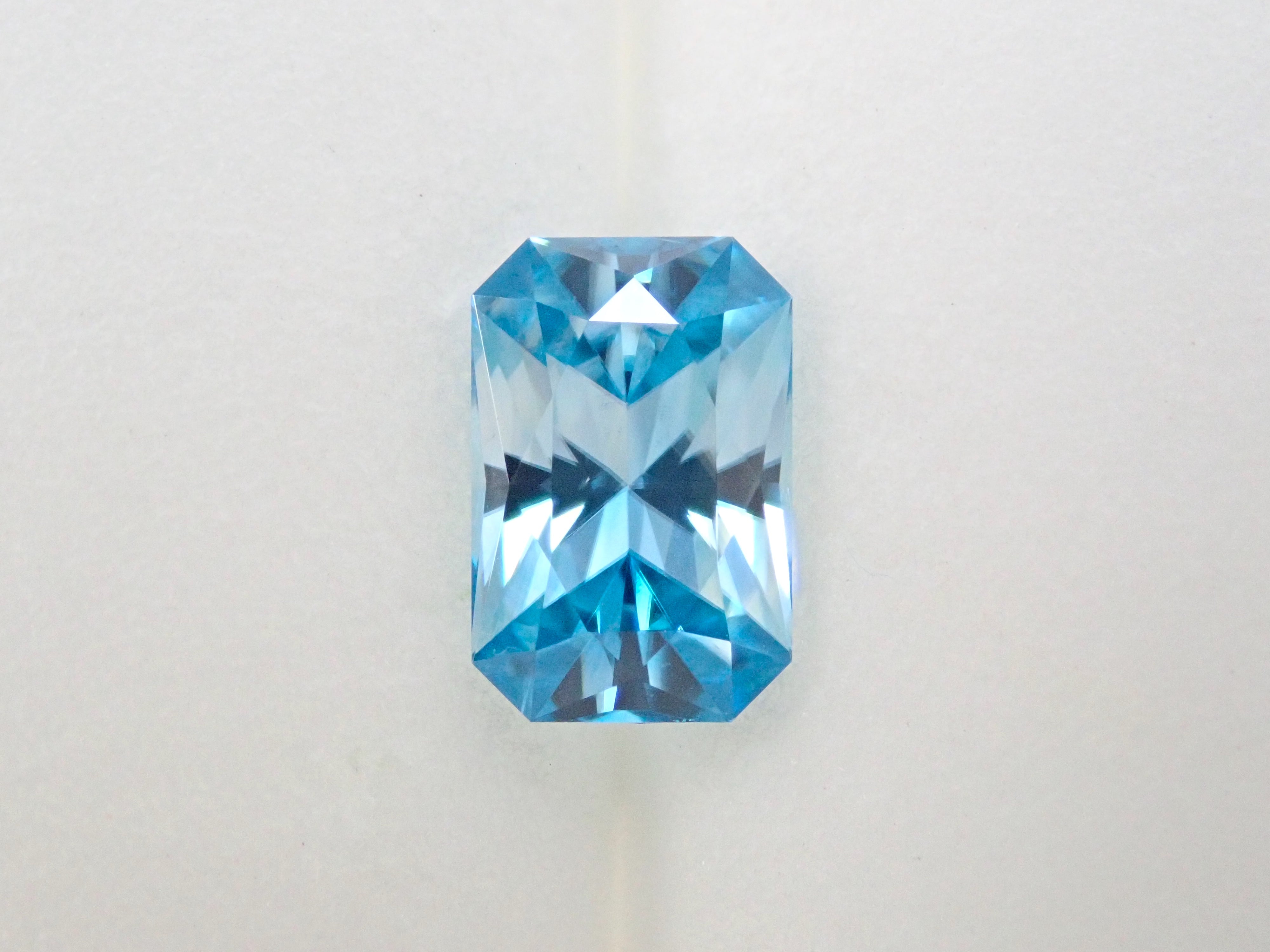 [Listed as 12562693] Malawi Bicolor Zircon 1.434ct Loose