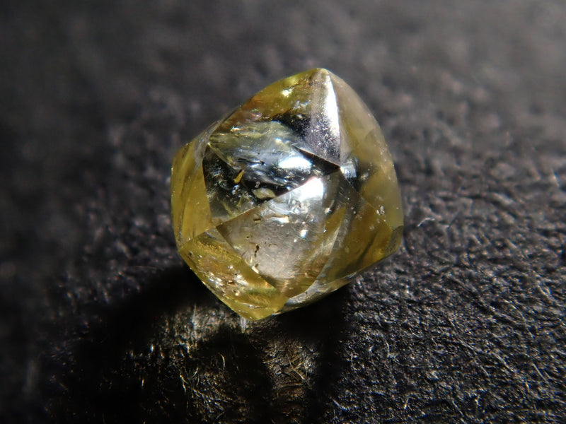 ダイヤモンド原石（メイカブル） 0.203ct原石