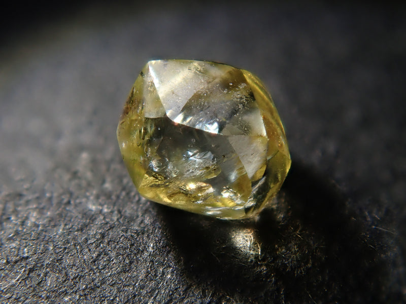 ダイヤモンド原石（メイカブル） 0.203ct原石